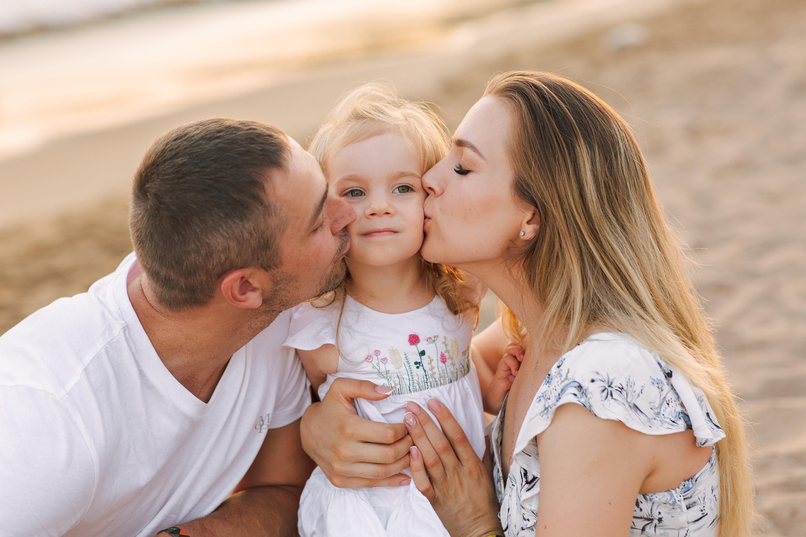 Семейная фотосессия на пляже в Сиде на закате. Фотограф в Алании в Турции, Аланья, Сиде, Белек, Анталия, Кемер, Конаклы, Окурджалар. Фотосъемки в Алании. Фотосессия в Алания.Алсу Девели