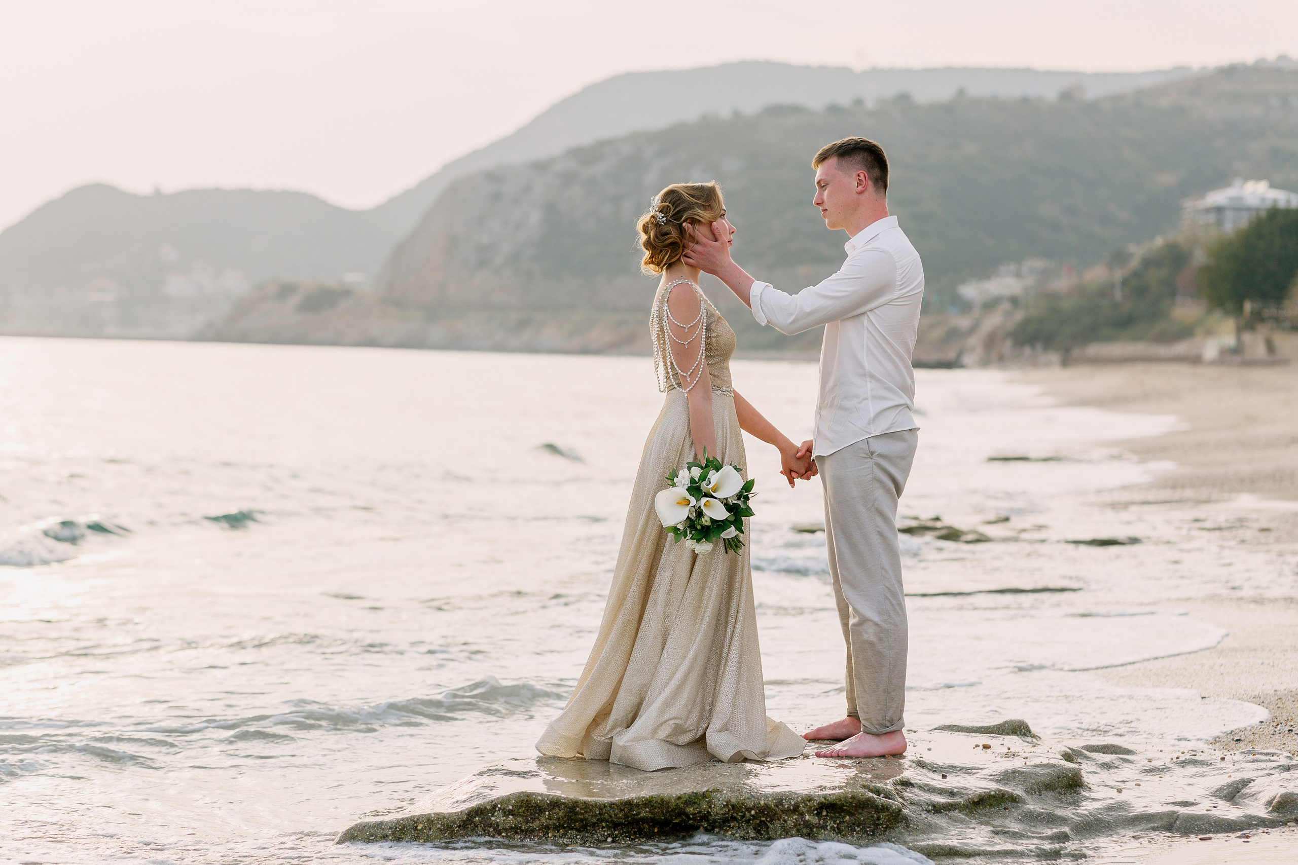 Свадебная фотосессия на закате в Алании — Топ-фотограф Алсу Девели. Алсу Девели | Свадебный и семейный фотограф в Турции Алании, Алания, Аланья, Сиде, Белеке, Анталия