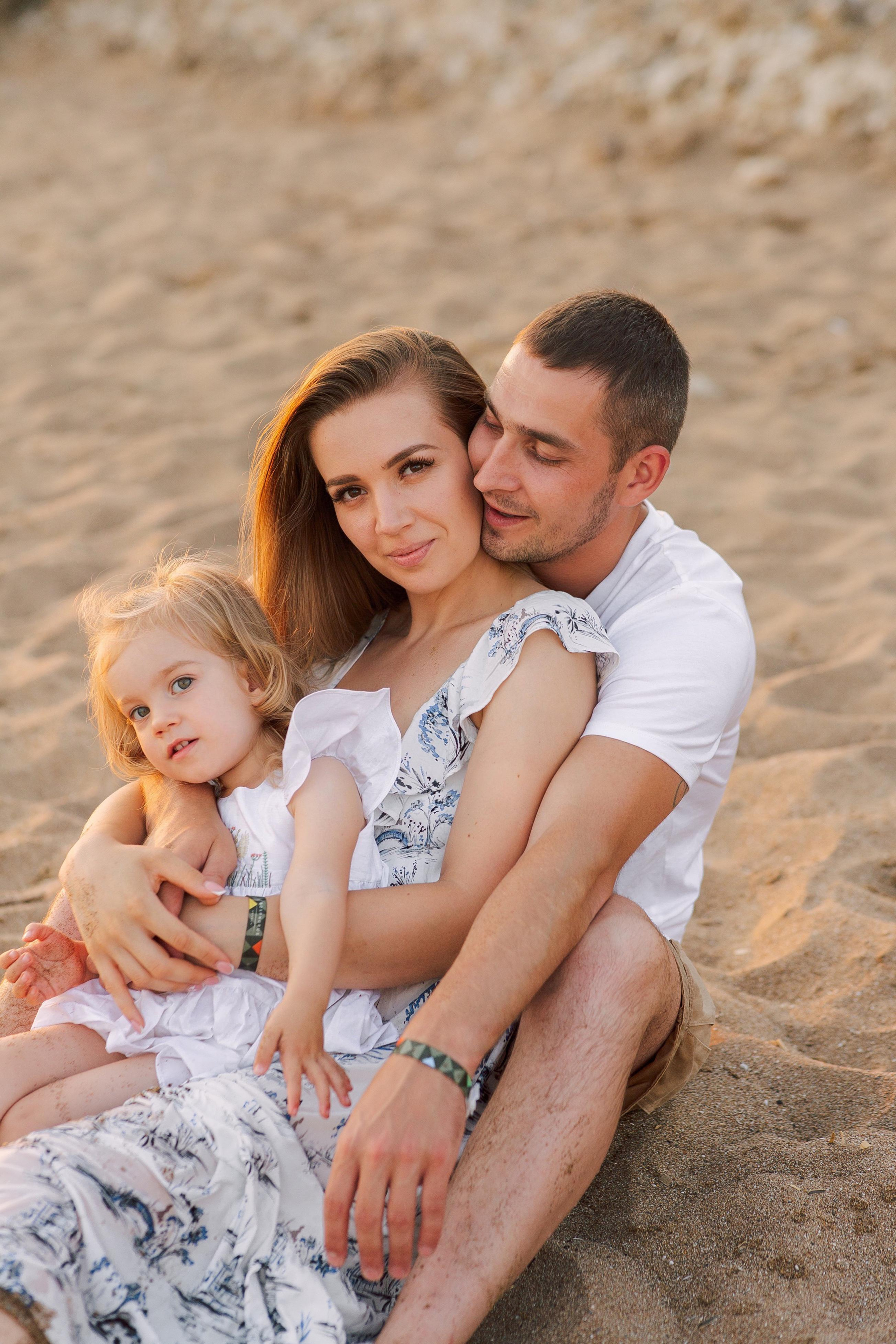 Семейная фотосессия на пляже в Сиде на закате. Фотограф в Алании в Турции, Аланья, Сиде, Белек, Анталия, Кемер, Конаклы, Окурджалар. Фотосъемки в Алании. Фотосессия в Алания.Алсу Девели