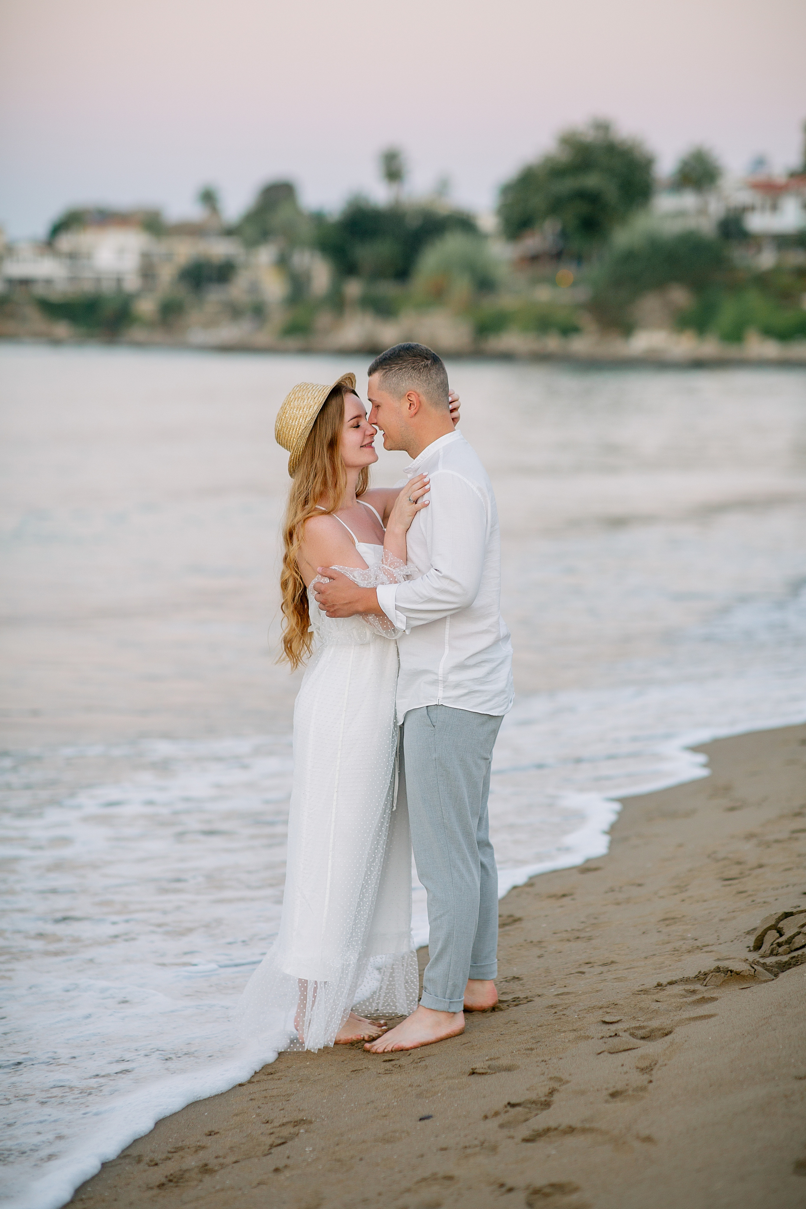 Love story on the beach in Side. Professional Photographer in Alanya, Side, Belek | Alsu Develi  Wedding, Family and portrait photo sessions