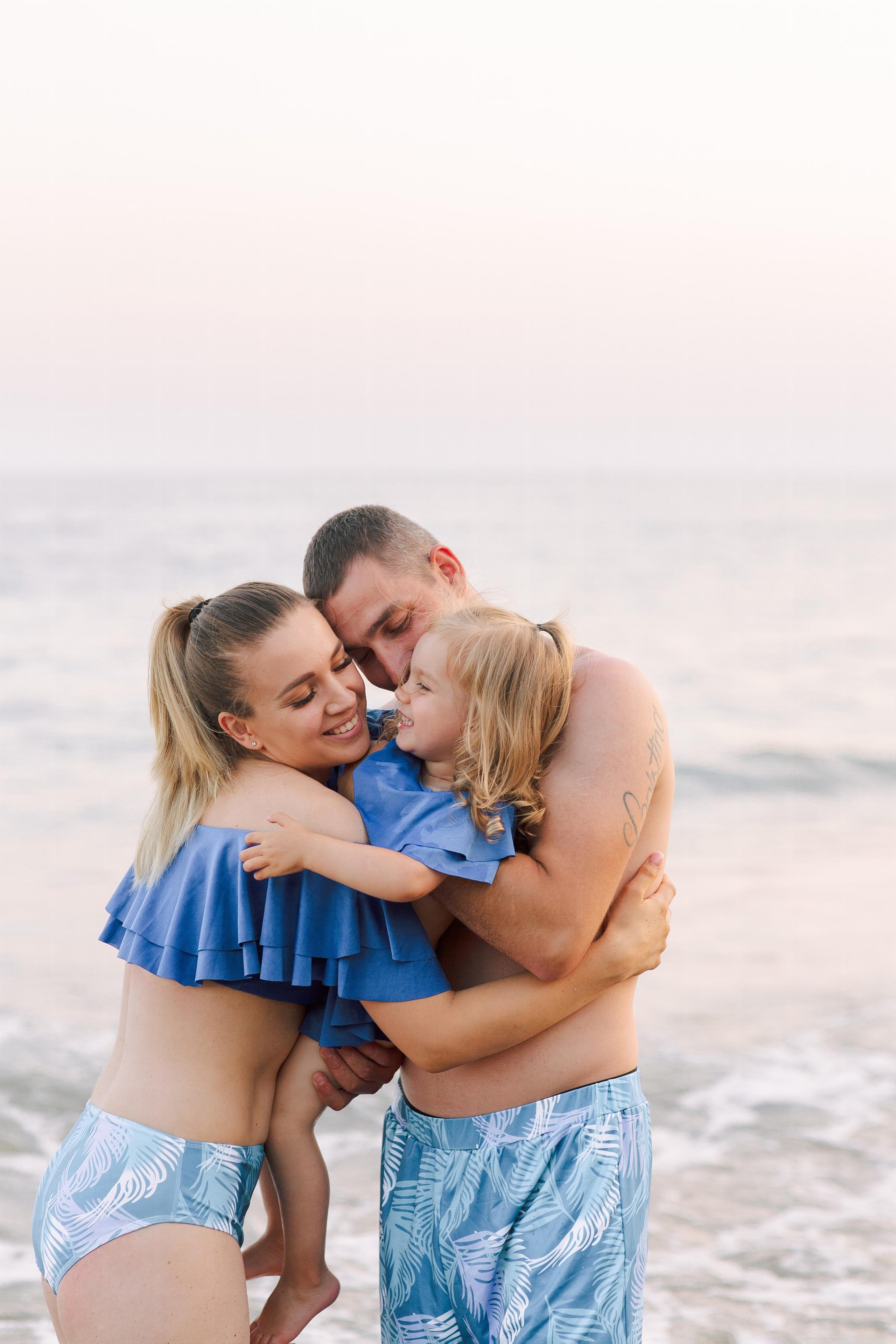 Семейная фотосессия на пляже в Сиде на закате. Фотограф в Алании в Турции, Аланья, Сиде, Белек, Анталия, Кемер, Конаклы, Окурджалар. Фотосъемки в Алании. Фотосессия в Алания.Алсу Девели