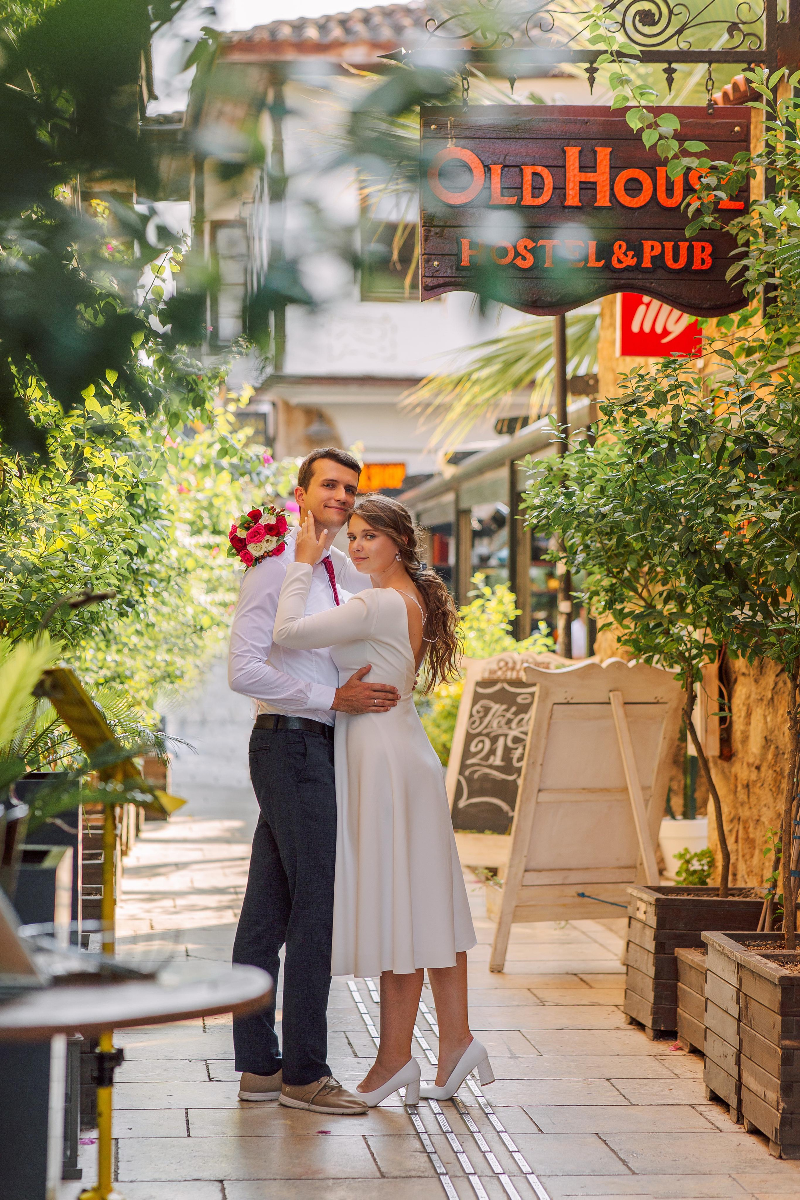 Wedding photo session in Antalya. Streets and beach. Professional Photographer in Alanya, Side, Belek | Alsu Develi  Wedding, Family and portrait photo sessions