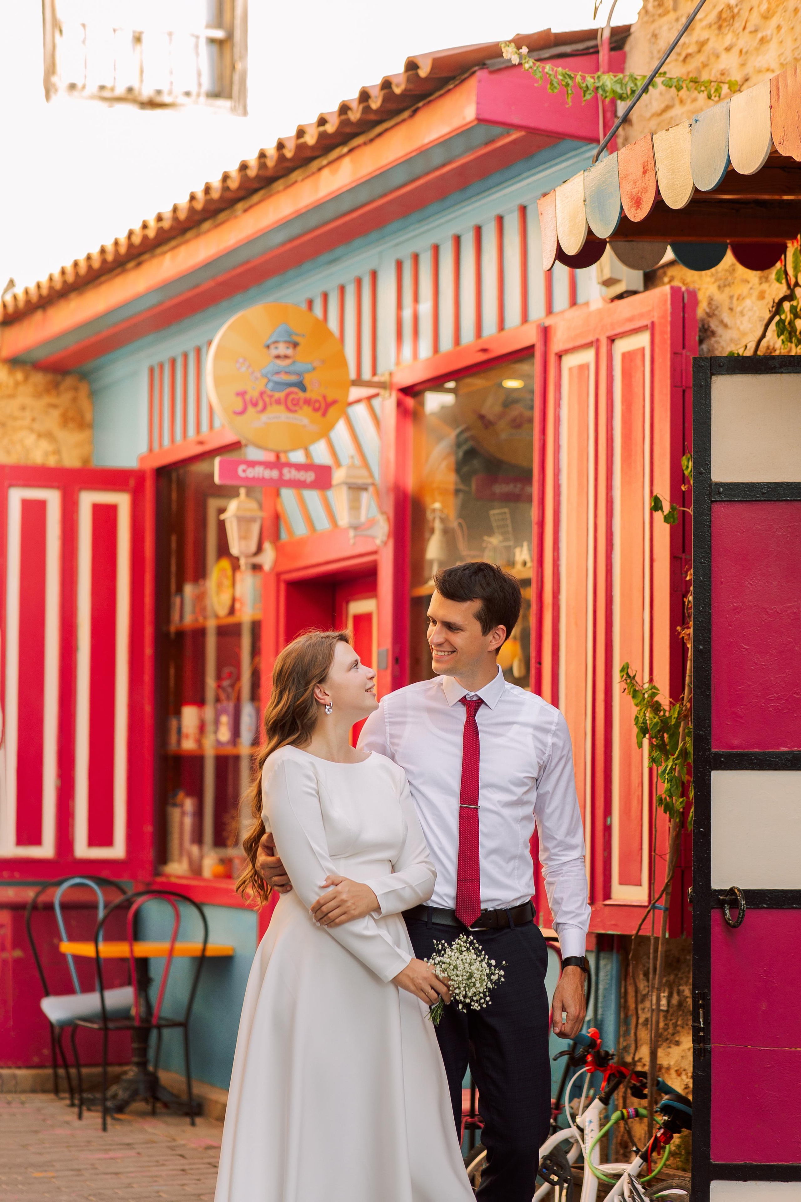 Wedding photo session in Antalya. Streets and beach. Professional Photographer in Alanya, Side, Belek | Alsu Develi  Wedding, Family and portrait photo sessions