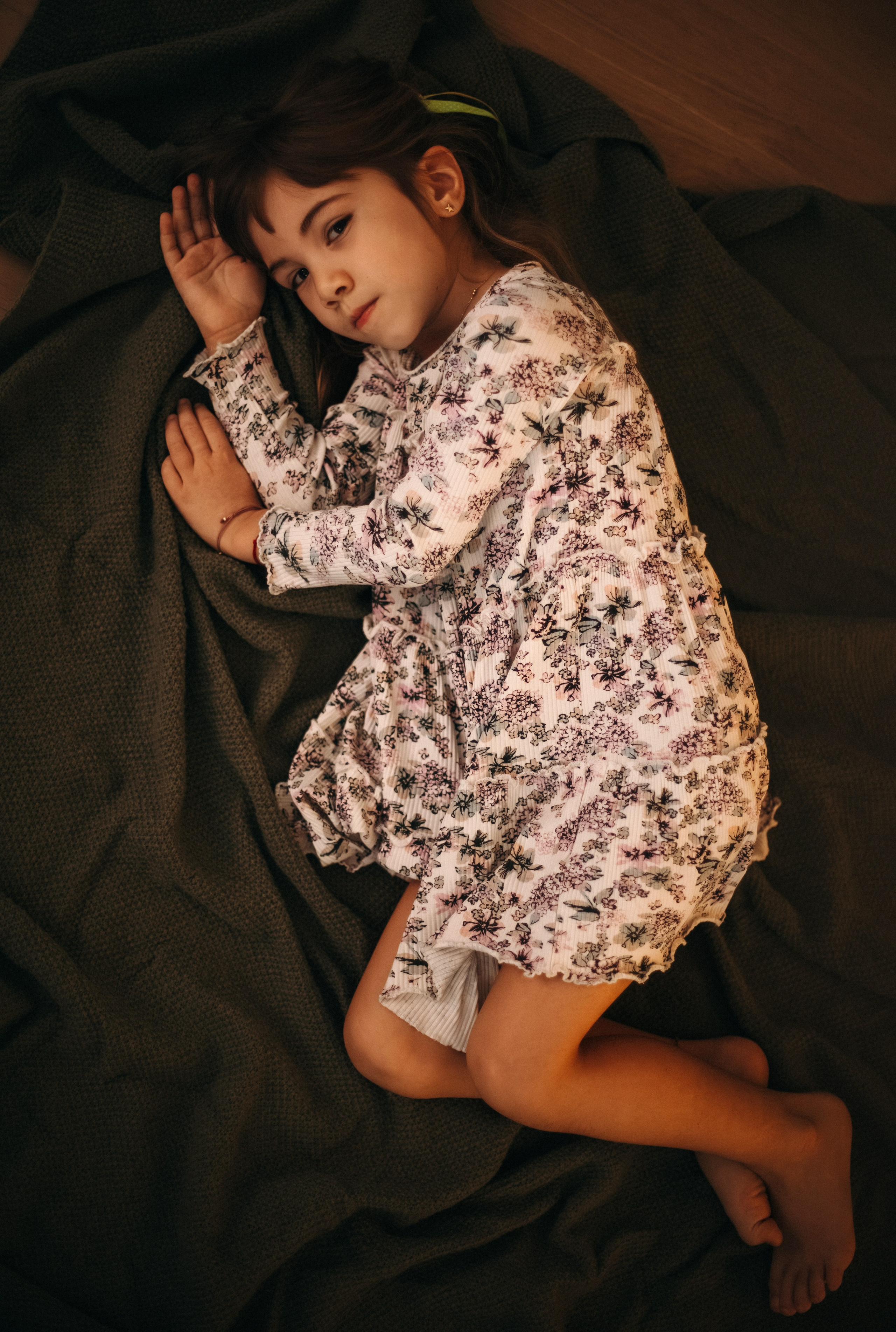 Ședință foto de Crăciun acasă, Amara și Ionuț. Fotograf de familie în Oradea Katsiaryna Ciortan