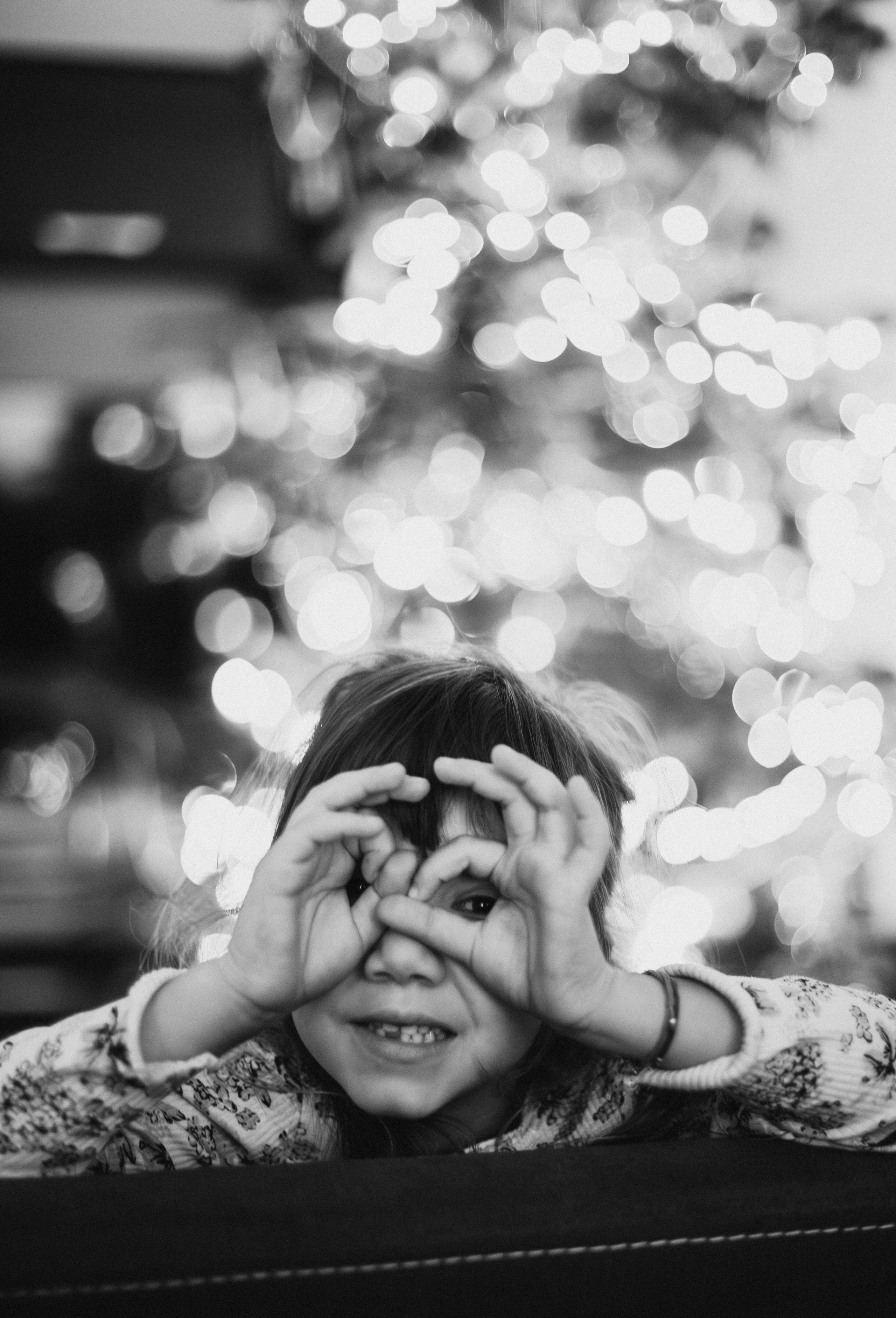 Ședință foto de Crăciun acasă, Amara și Ionuț. Fotograf de familie în Oradea Katsiaryna Ciortan