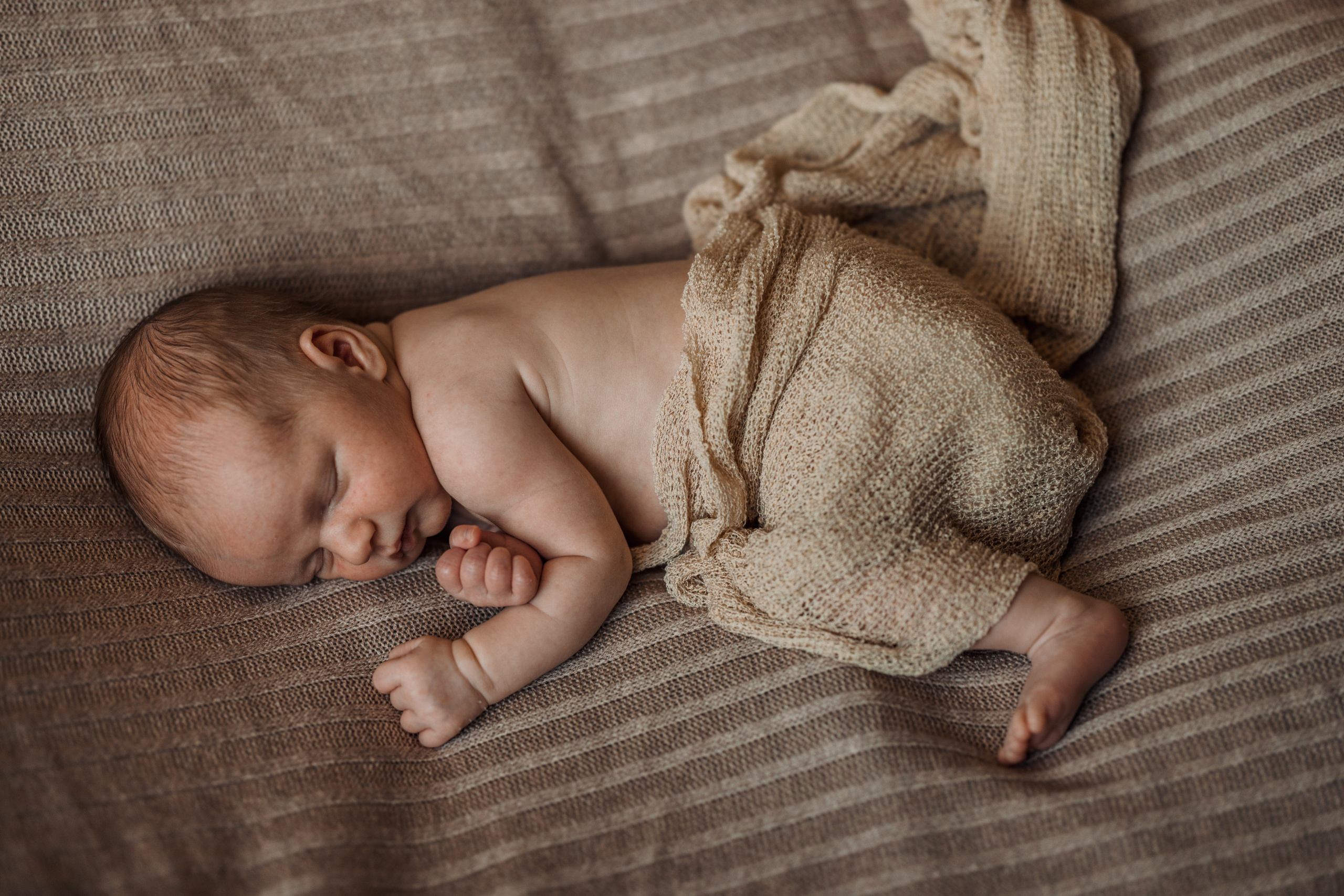 NEWBORN. Louisa Lewis |Shenzhen-based Photographer & Videographer