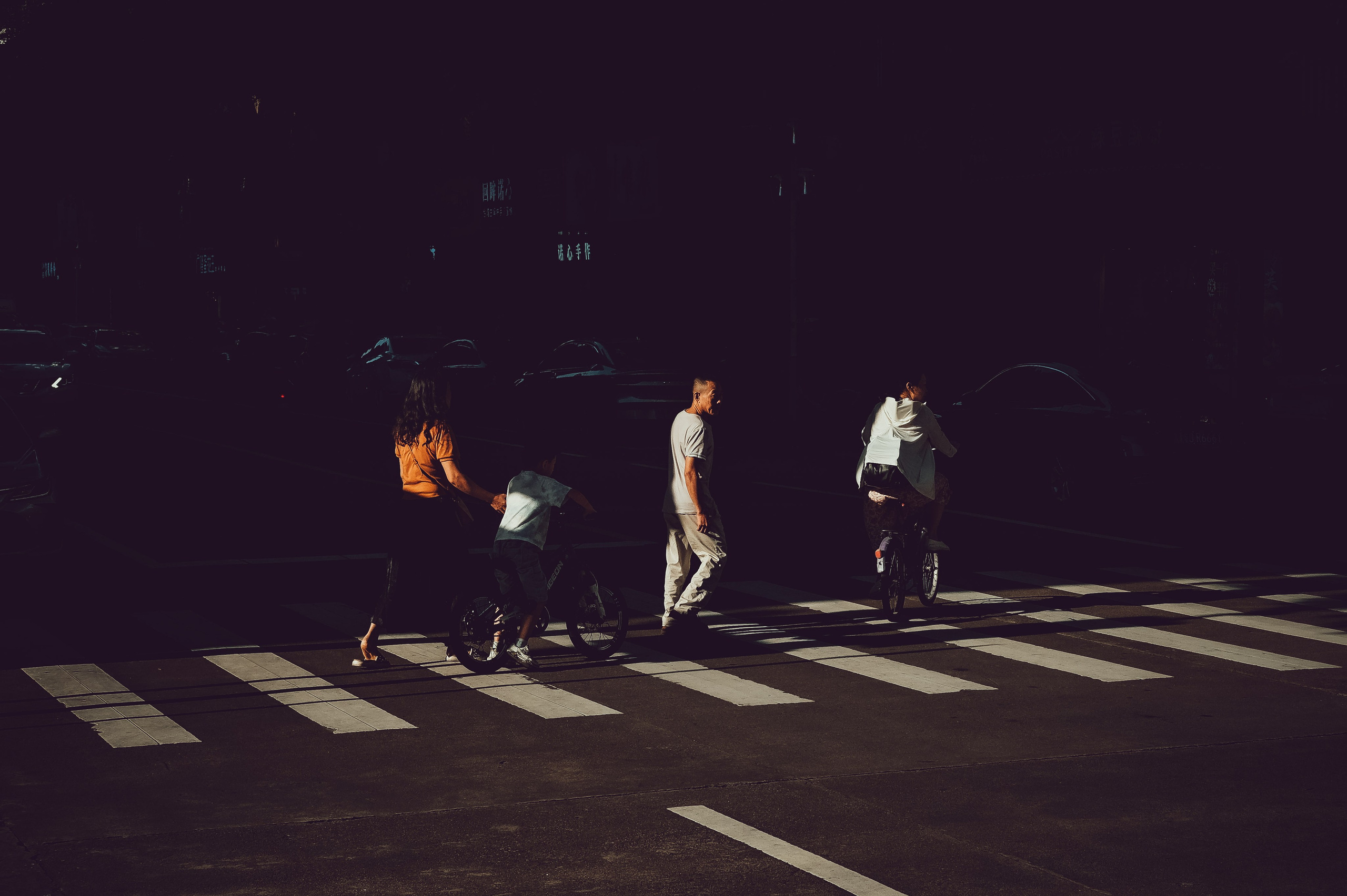 江门 Street photography | Candid Street Photography China by Yukophotography