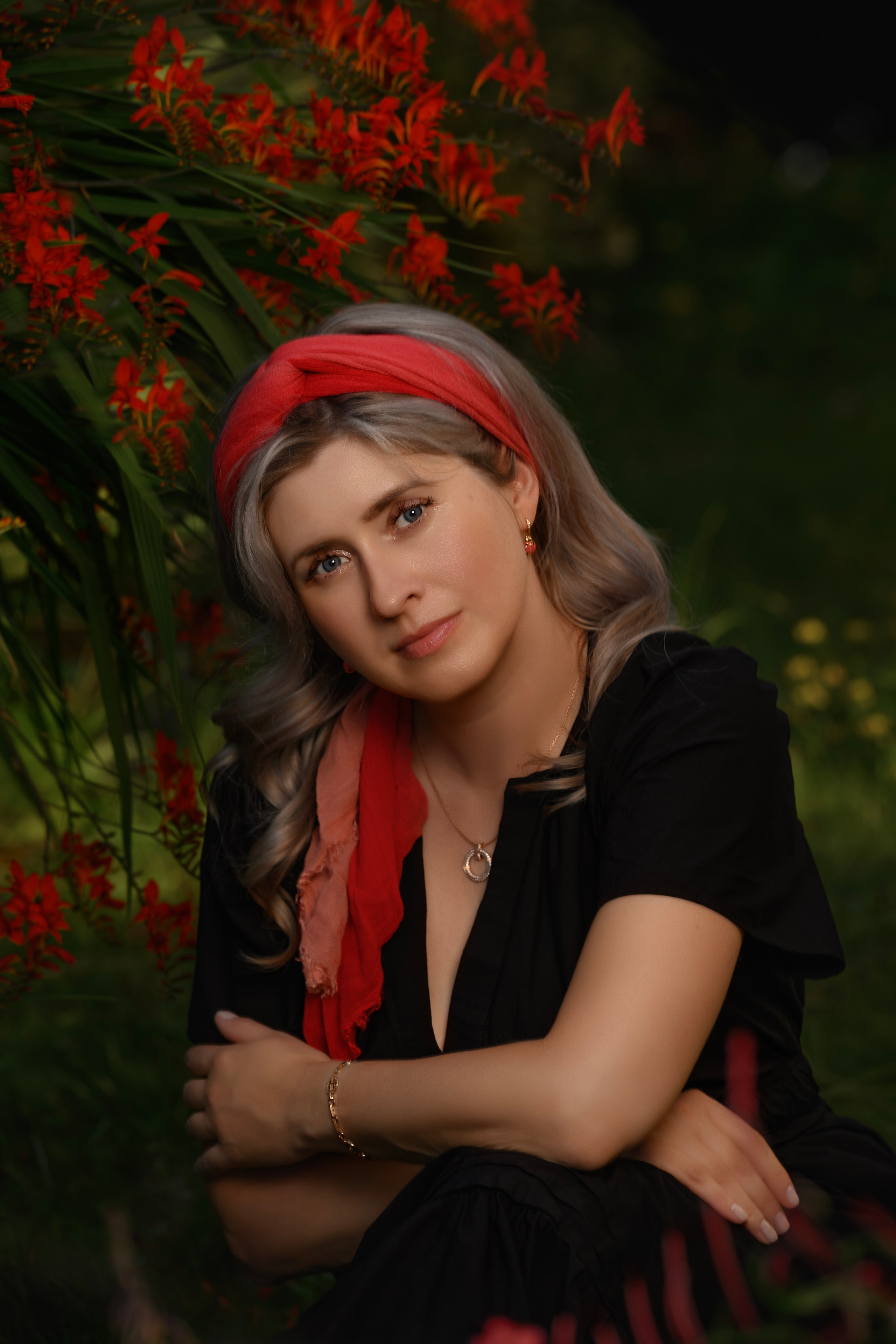 In RED. Wedding & portrait photography in the Seattle Area. Helen Michelle photographer