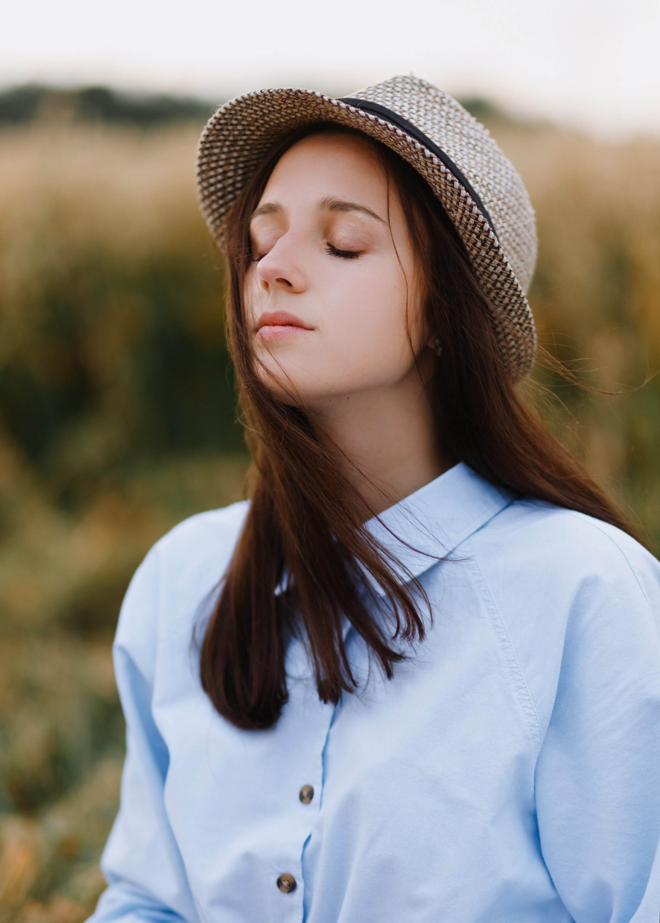 Katya | tenderness in the field. Kaja | fotograf psów we Wrocławiu
