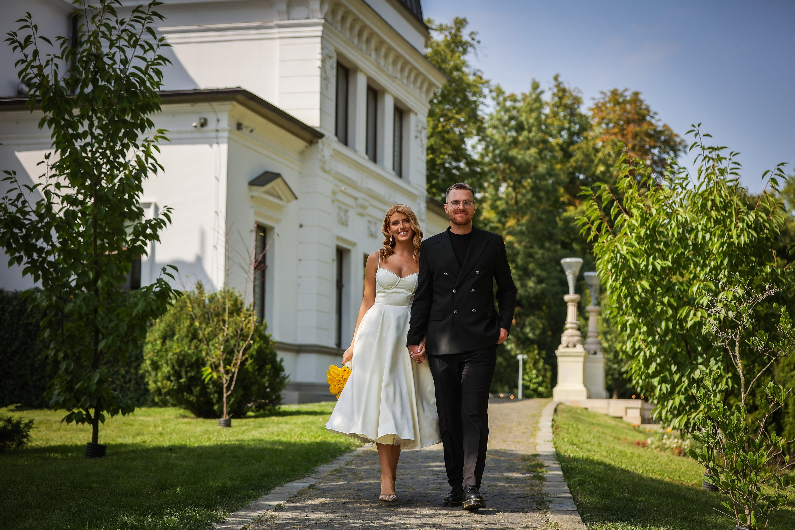 Bianca & Daniel — o nuntă de vară în Cluj, între natură și eleganță. Rares Bucur is a professional wedding photographer based in Cluj-Napoca, Romania, specializing in wedding photography