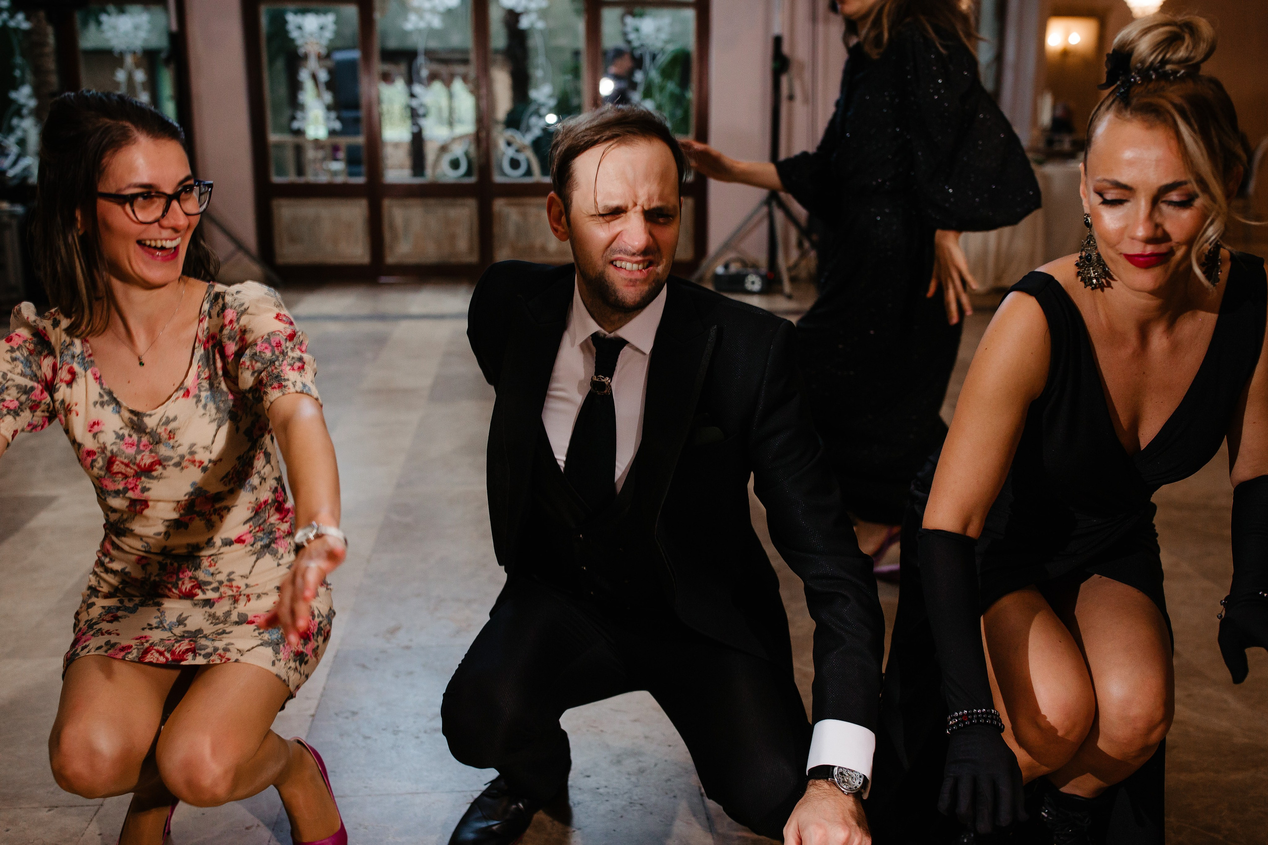 Nunta Elena & Tudor — Fotografie de nuntă în stil natural și elegant. Rares Bucur is a professional wedding photographer based in Cluj-Napoca, Romania, specializing in wedding photography