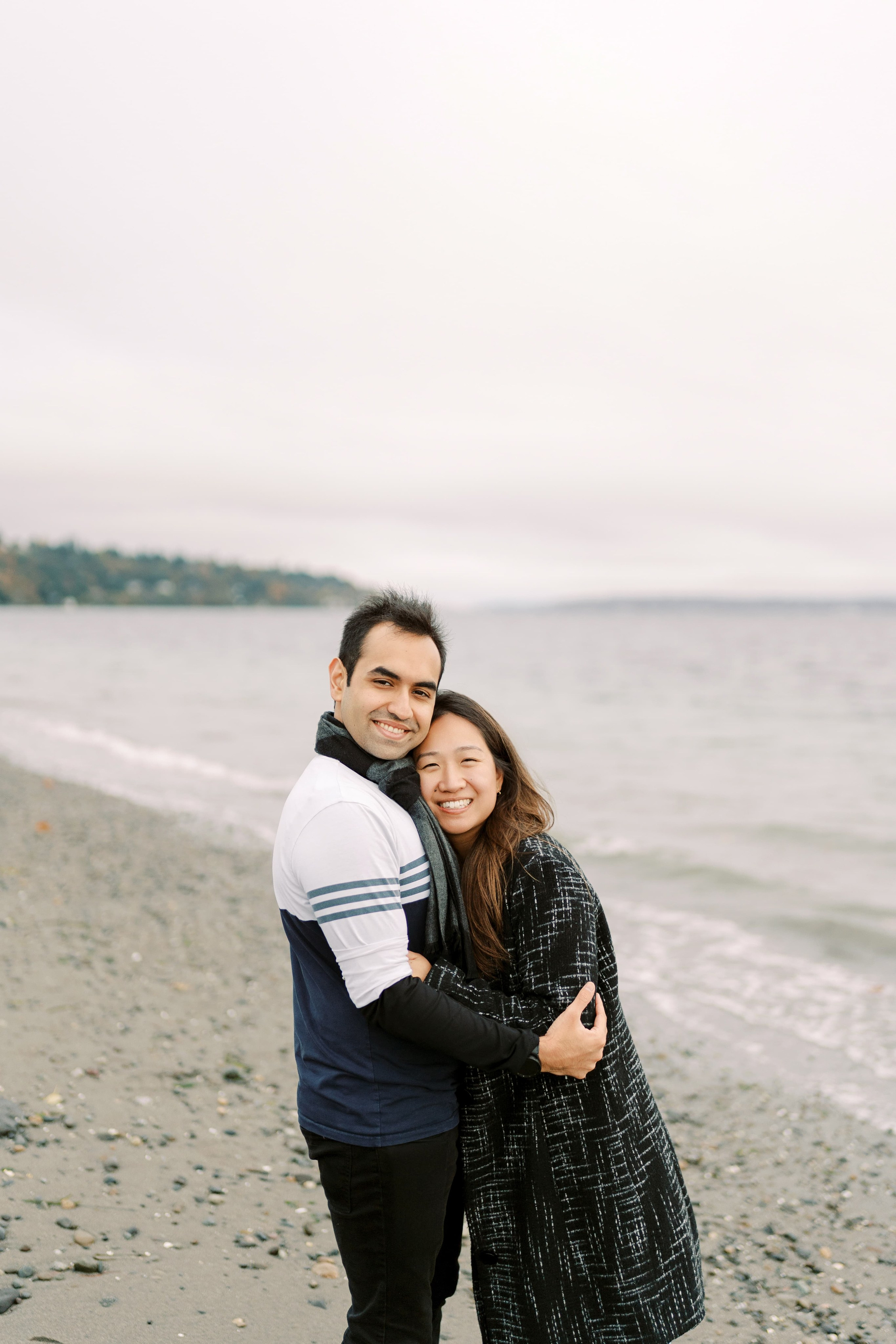 Proposal. December 2024. Alki Point Lighthouse, Washington state. EVAN ARISTOV WEDDING PHOTOGRAPHY — Seattle Wedding Photographer