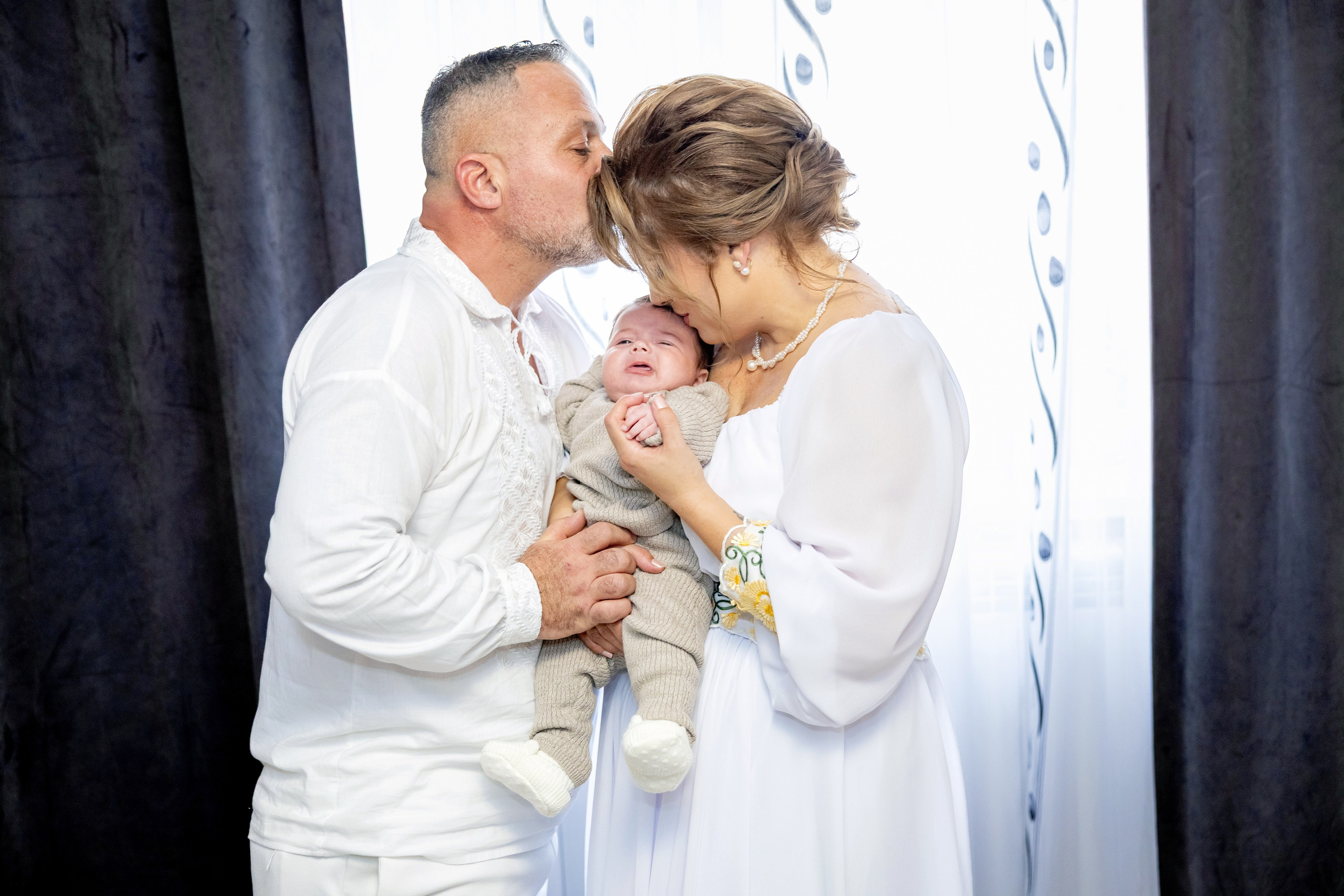 Andrei Sebastian. Moments By Gub