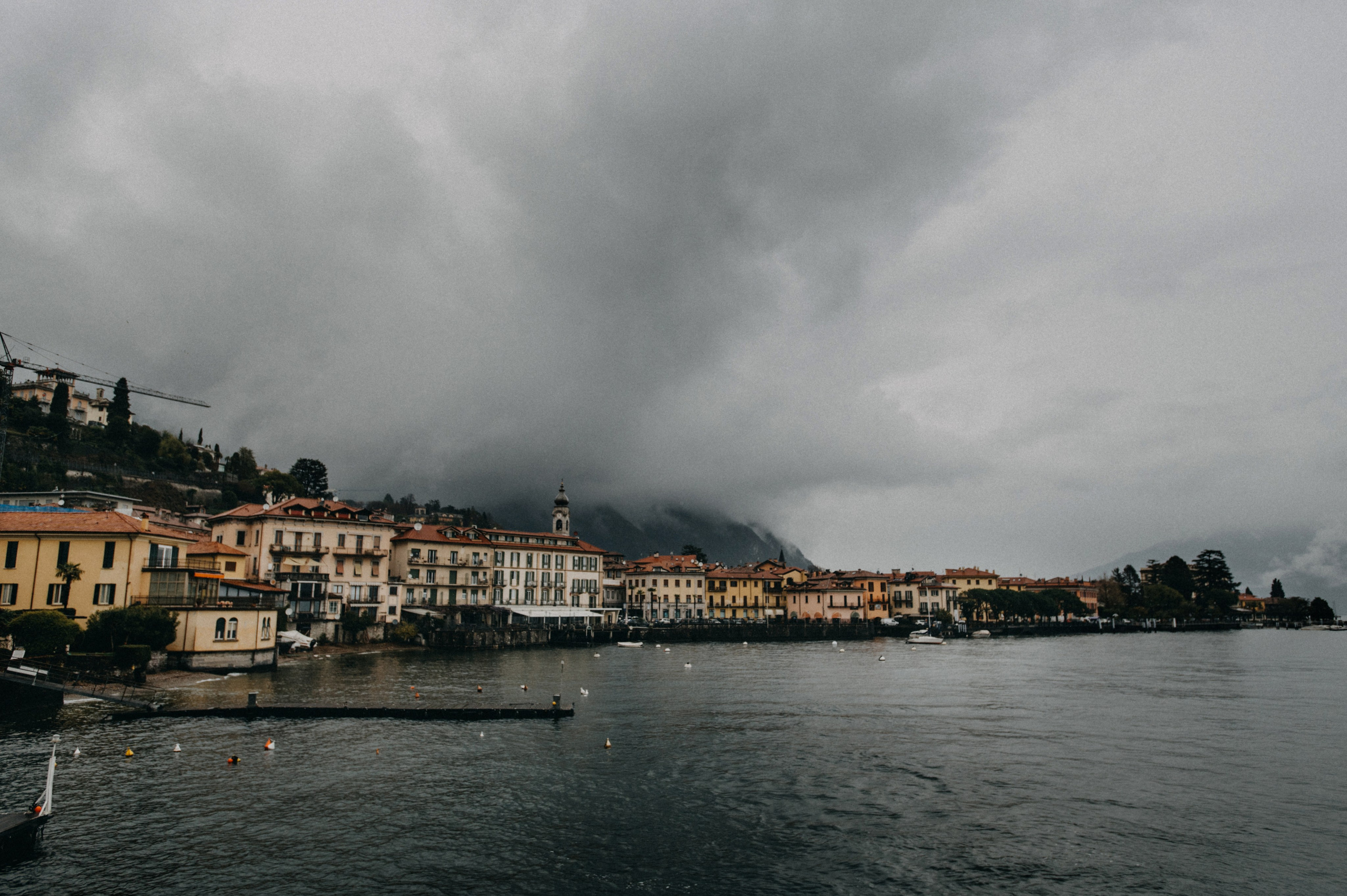 Como Evghenii. Wedding photographer from Moldova Alexey Chipchiu