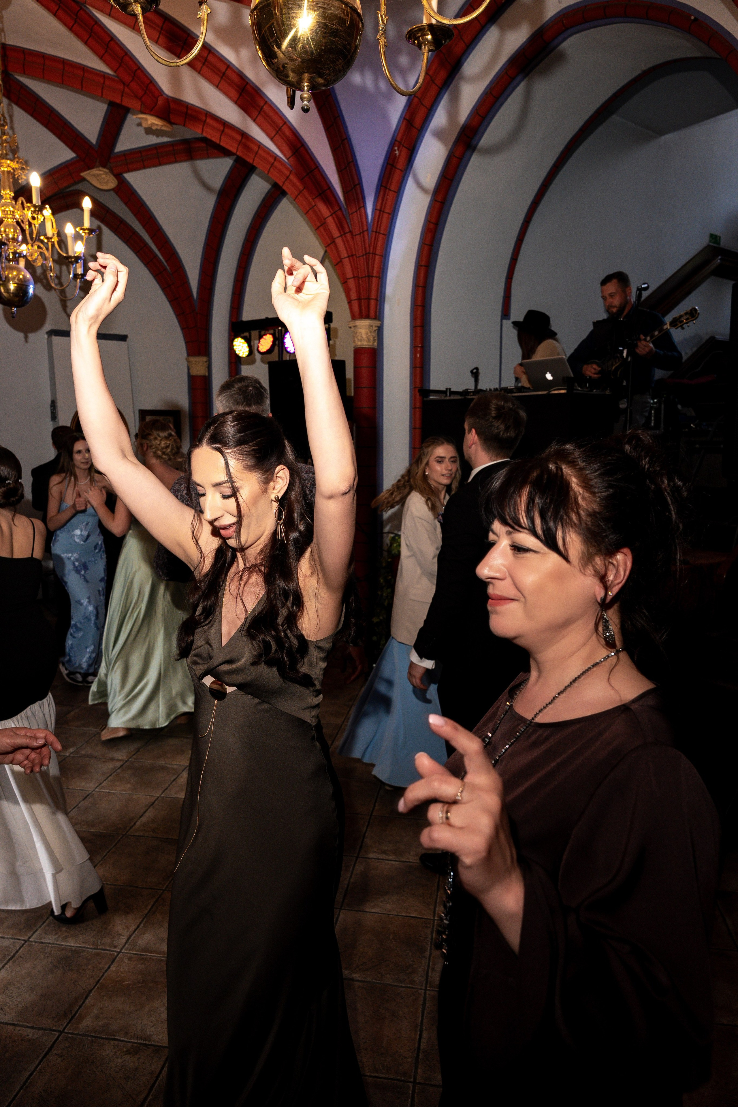 E&N: Zamek w Rzucewie. SL Wedding Photo — Editorial, Elegant & Timeless Wedding Photography in Poland and Across Europe