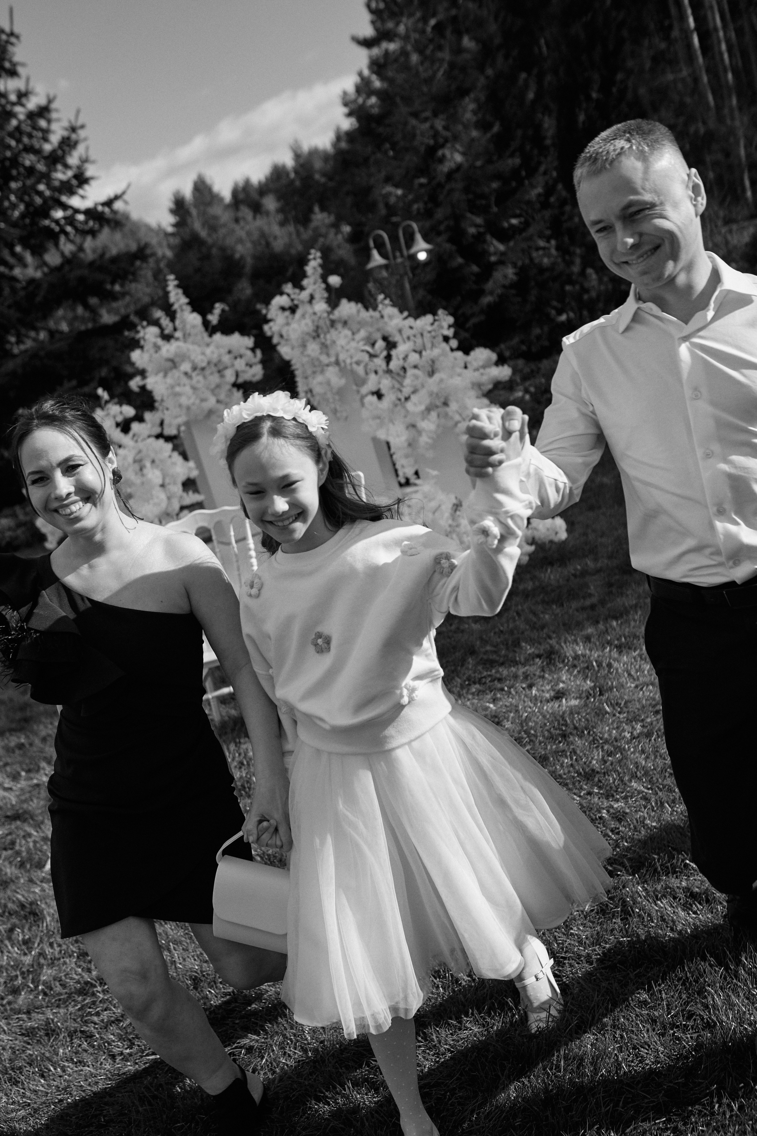 Natalia & Roman. Dworek przy lesie. Fotograf ślubny i rodzinny w Krakowie Yana Klymova