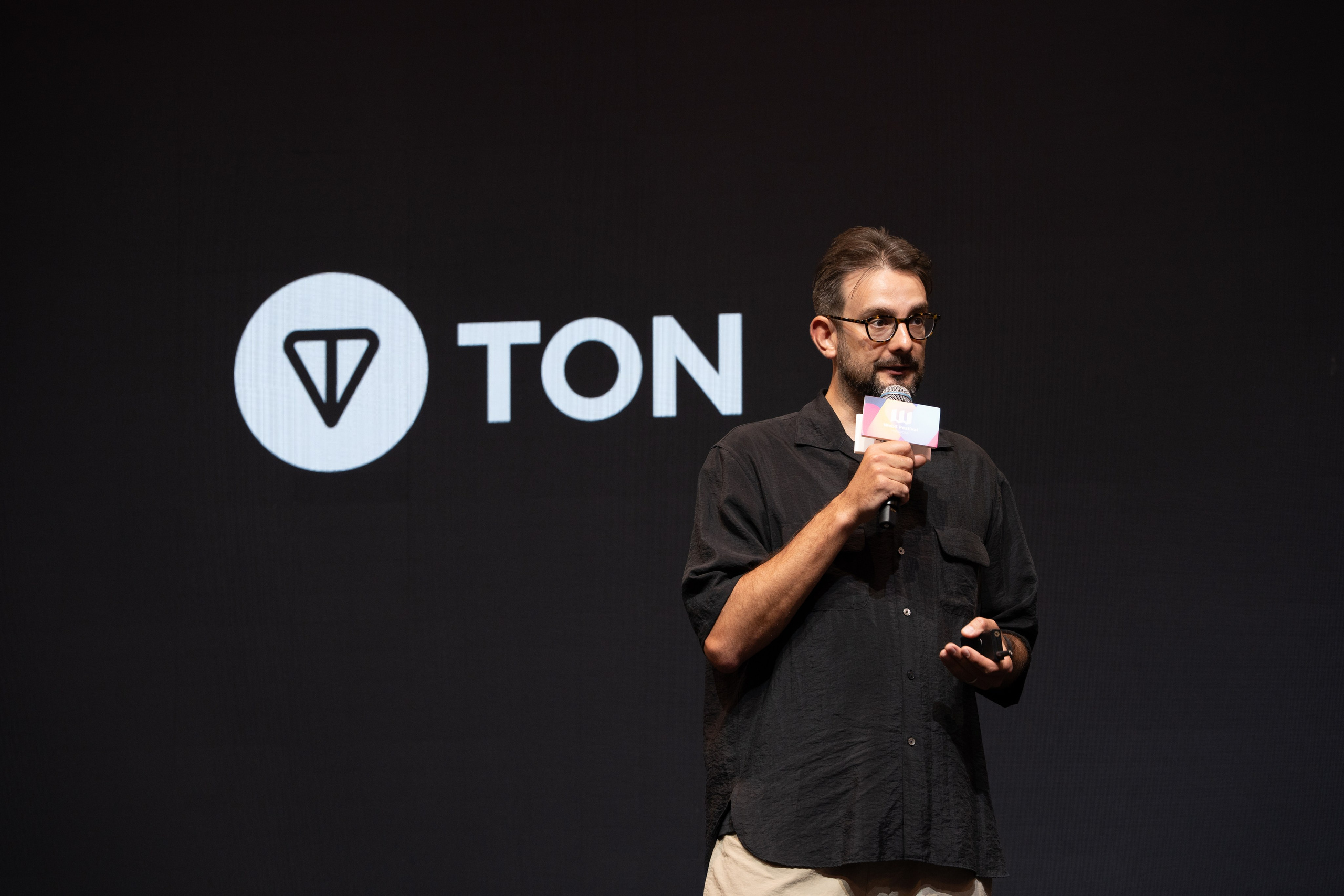 TON. PHOTOGRAPHER IN HONG KONG (WEDDING, FASHION, FAMILY, EVENTS)