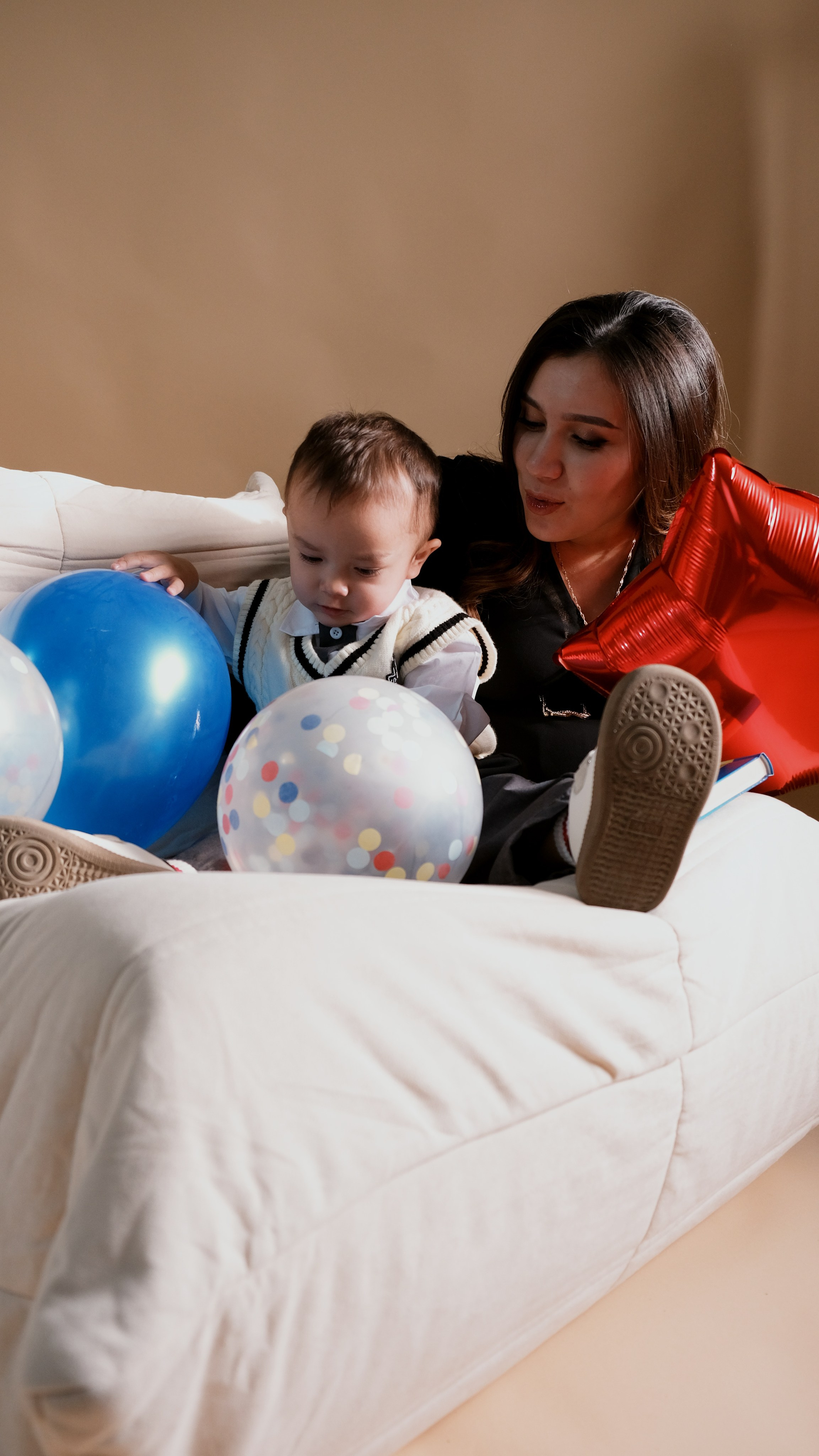 Зилола с сыном. Семейный и детский фотограф Бишкек Элина Суерова