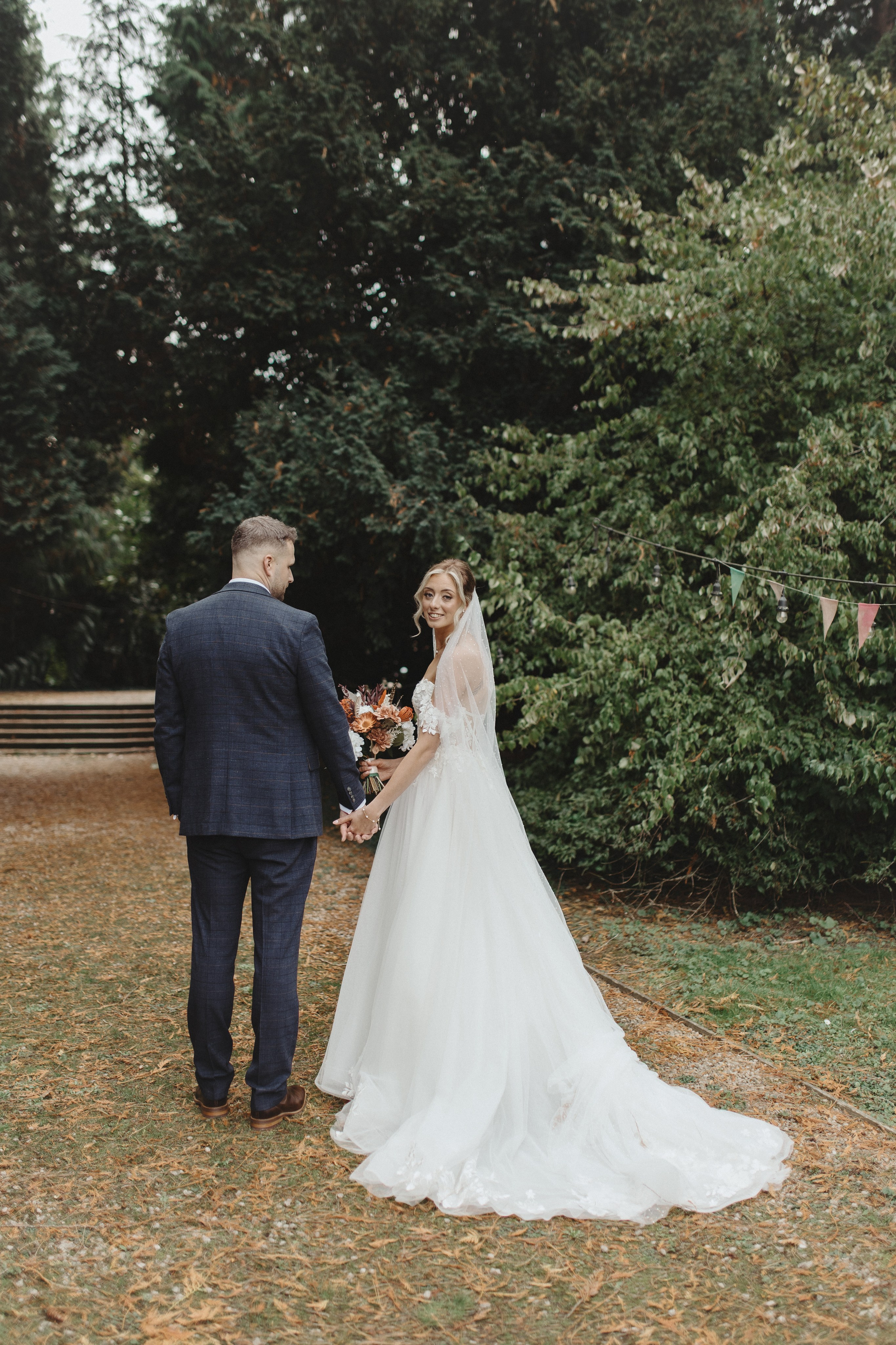 E&C. Wedding and Portrait Photographer Evie Moon