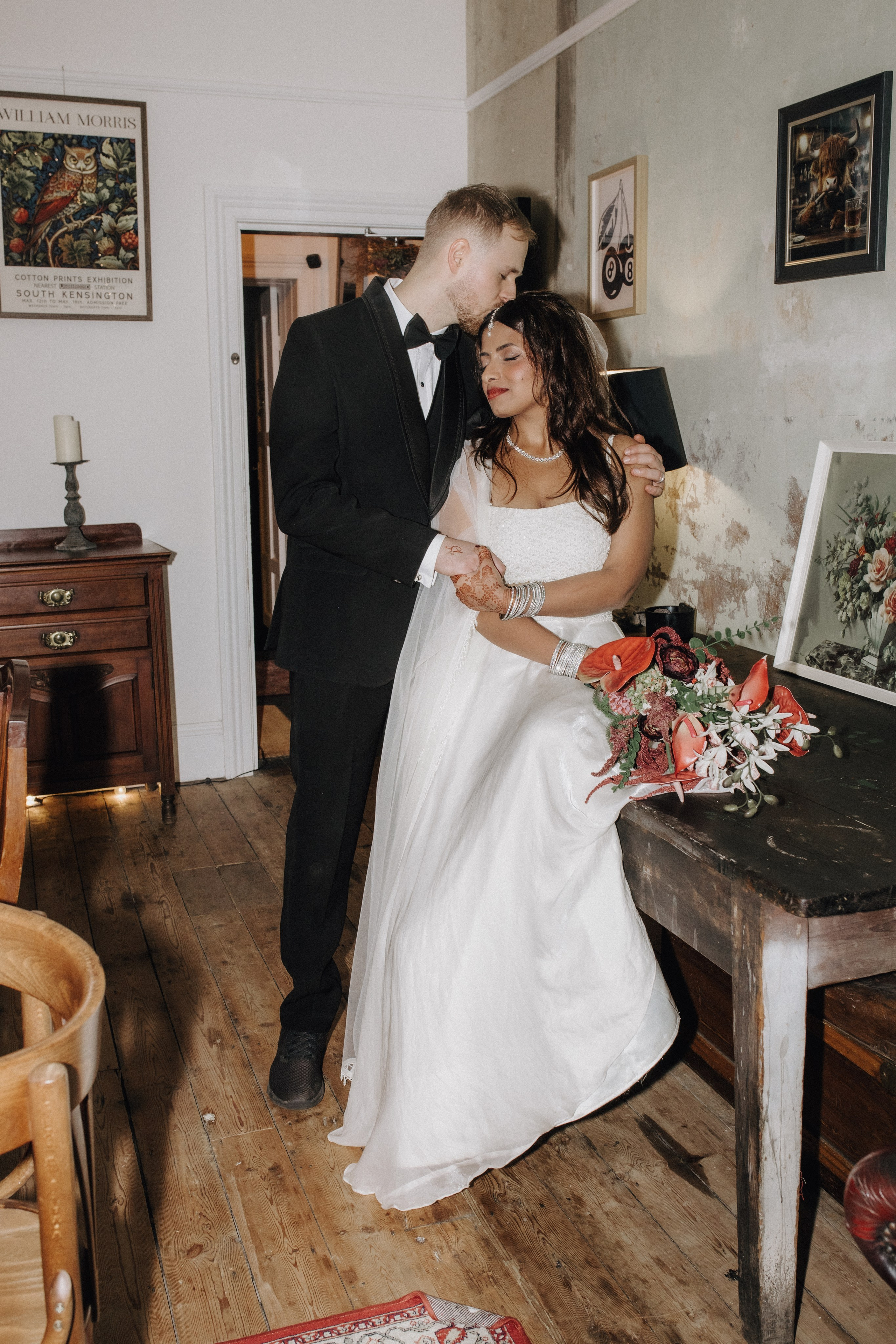 Ayushi and Tomasz. Wedding and Portrait Photographer Evie Moon