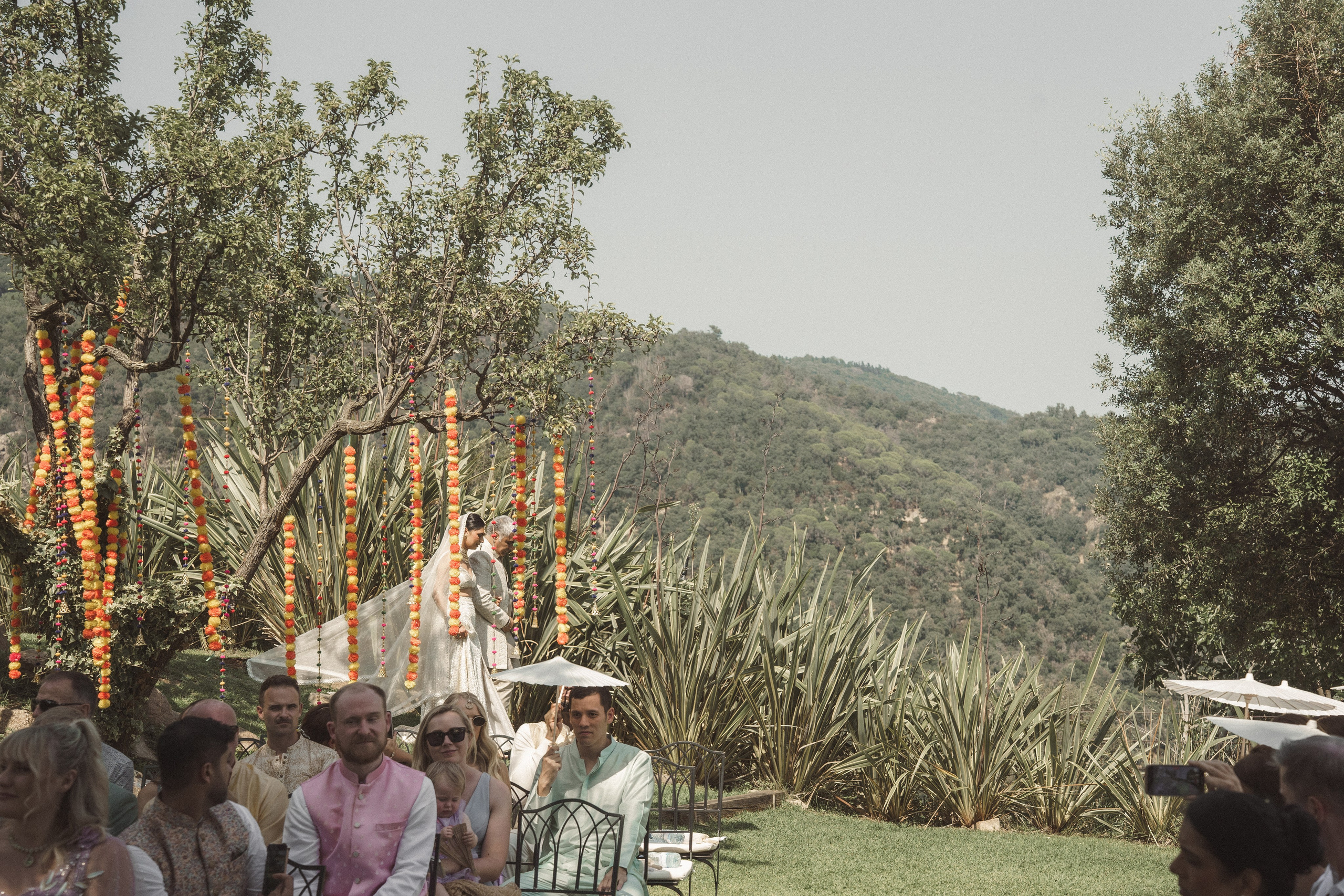 Patrik & Naomi. Monestir Sant Salvi. Paola wedding photographer / videographer in Barcelona