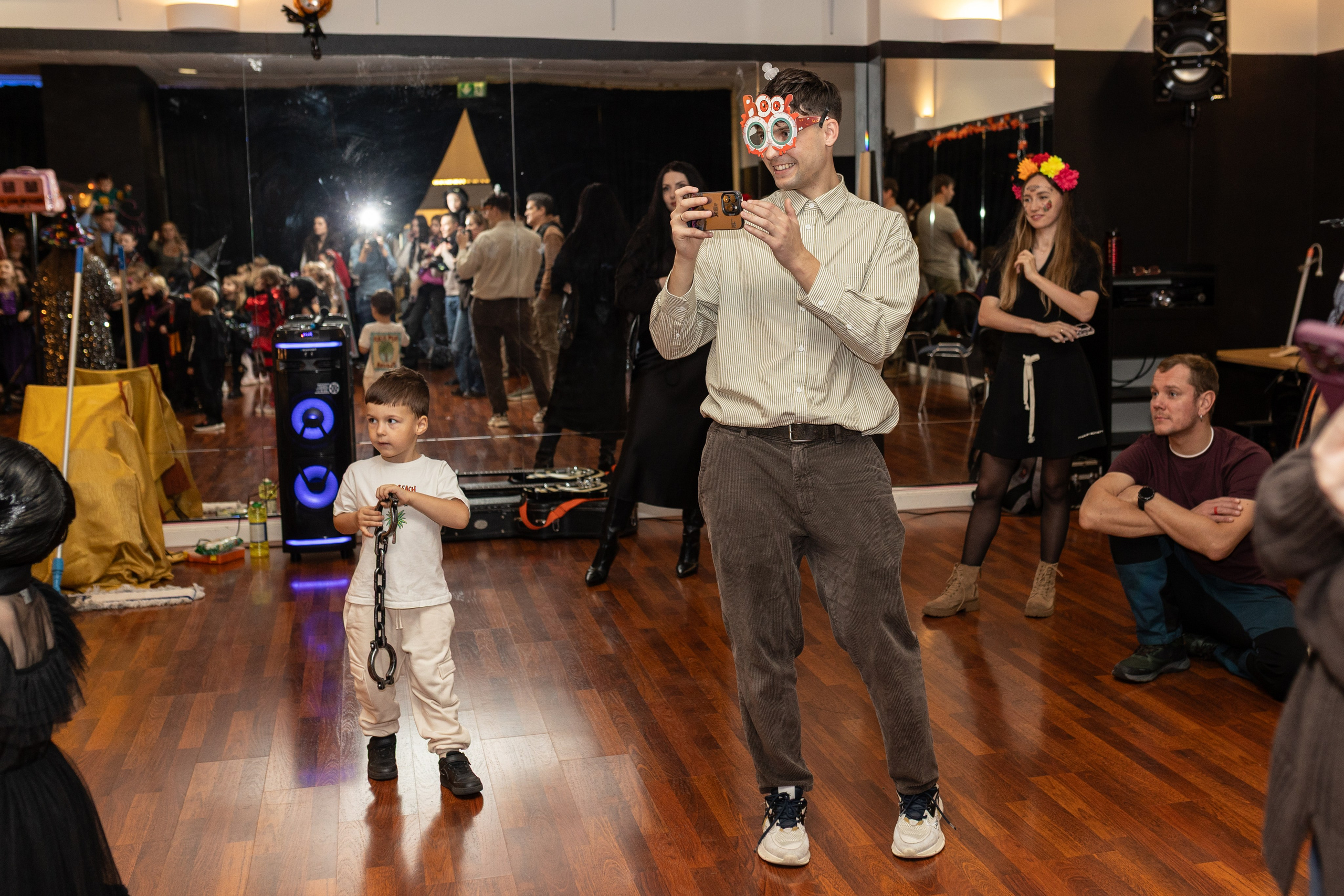 Leo dance studio Helloween 2025. Семейный и детский фотограф в Варшаве Мила Бобровская