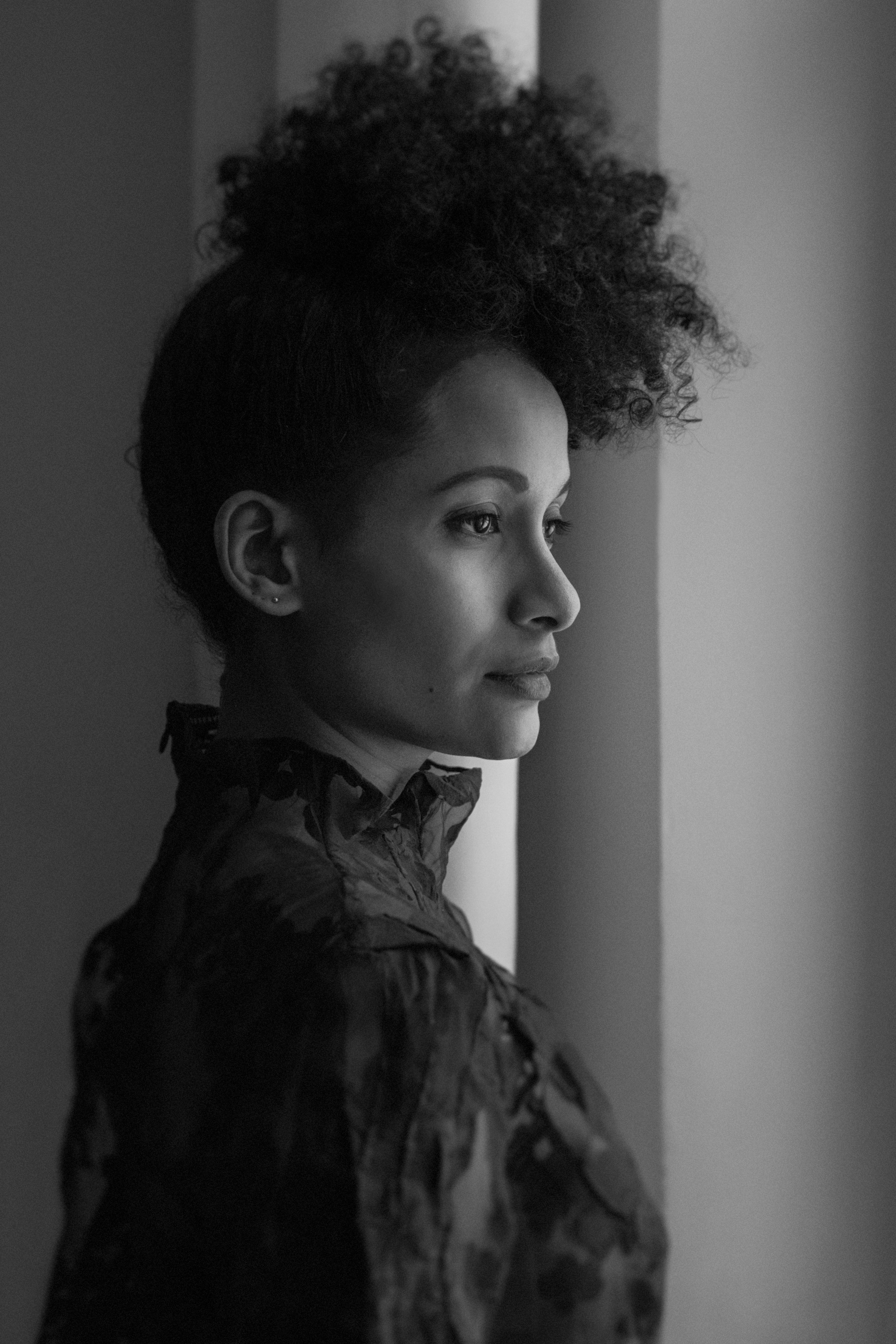 Portraits in studio. Anastasiia Antoniuk portrait, family and couple photographer, Portugal