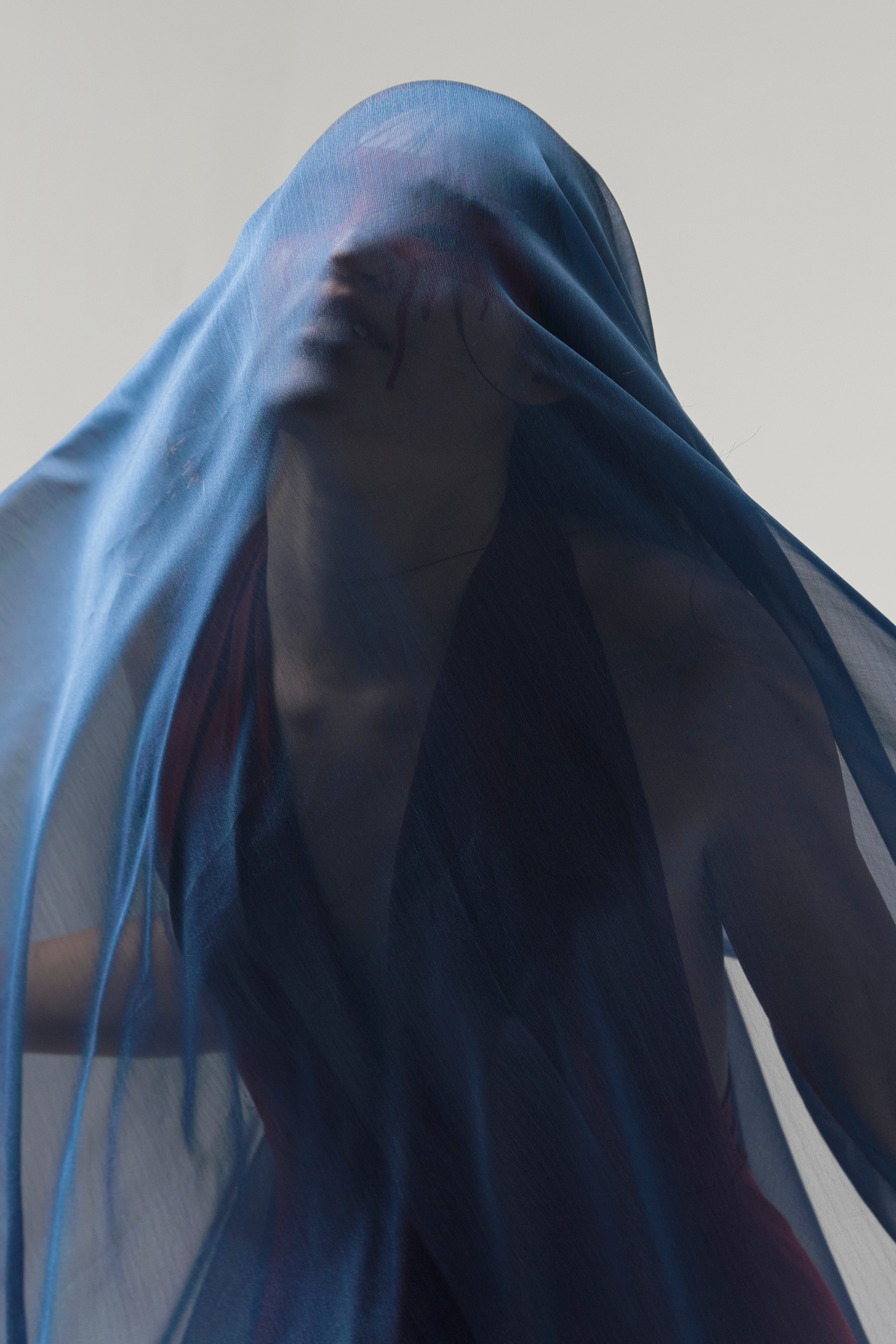 RED MASK. Anastasiia Antoniuk portrait, family and couple photographer, Portugal