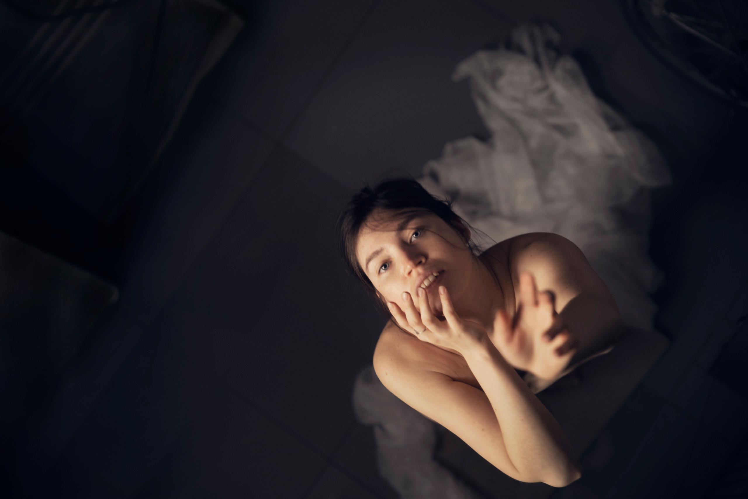 Portraits in studio. Anastasiia Antoniuk portrait, family and couple photographer, Portugal