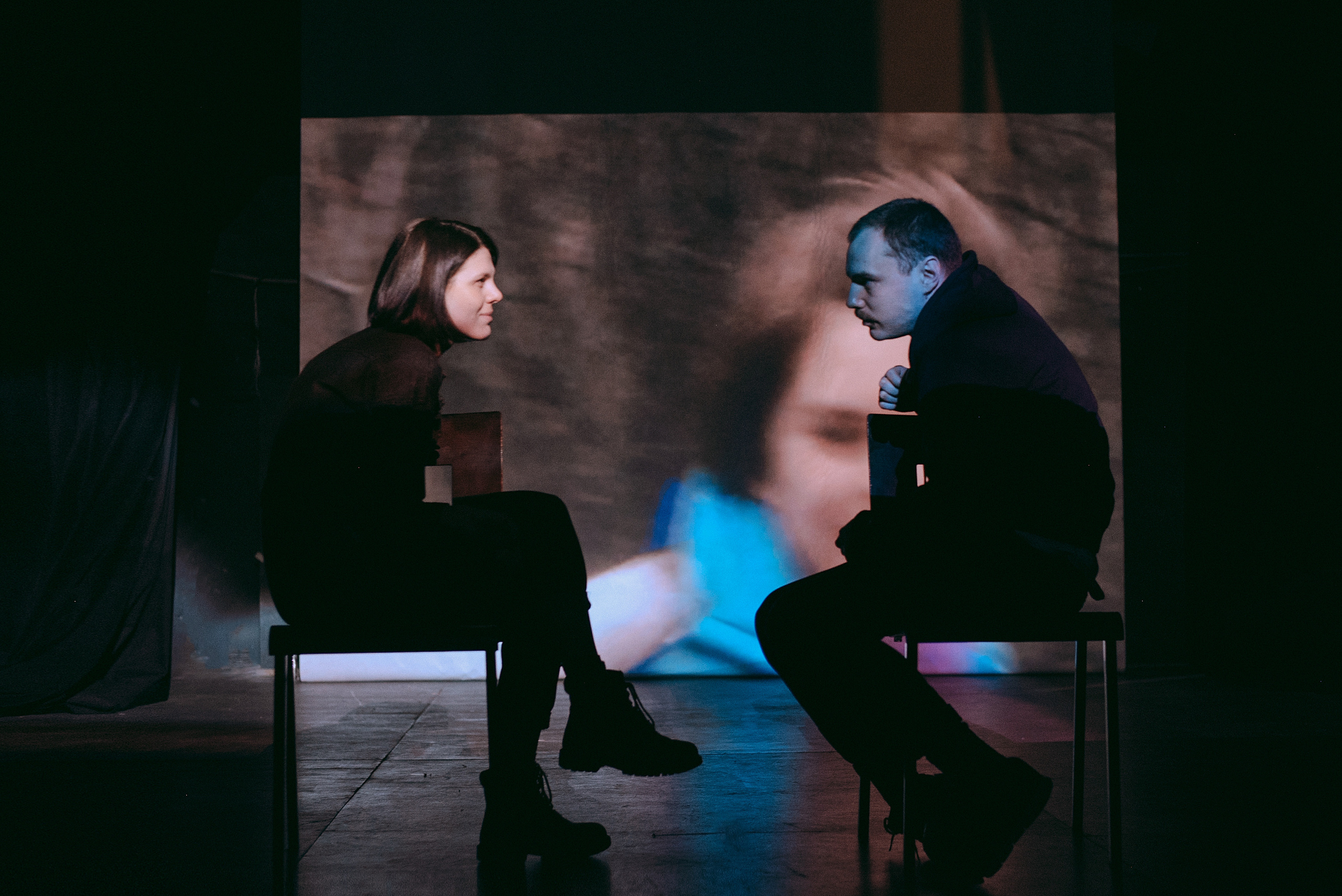 Portraits in studio. Anastasiia Antoniuk portrait, family and couple photographer, Portugal