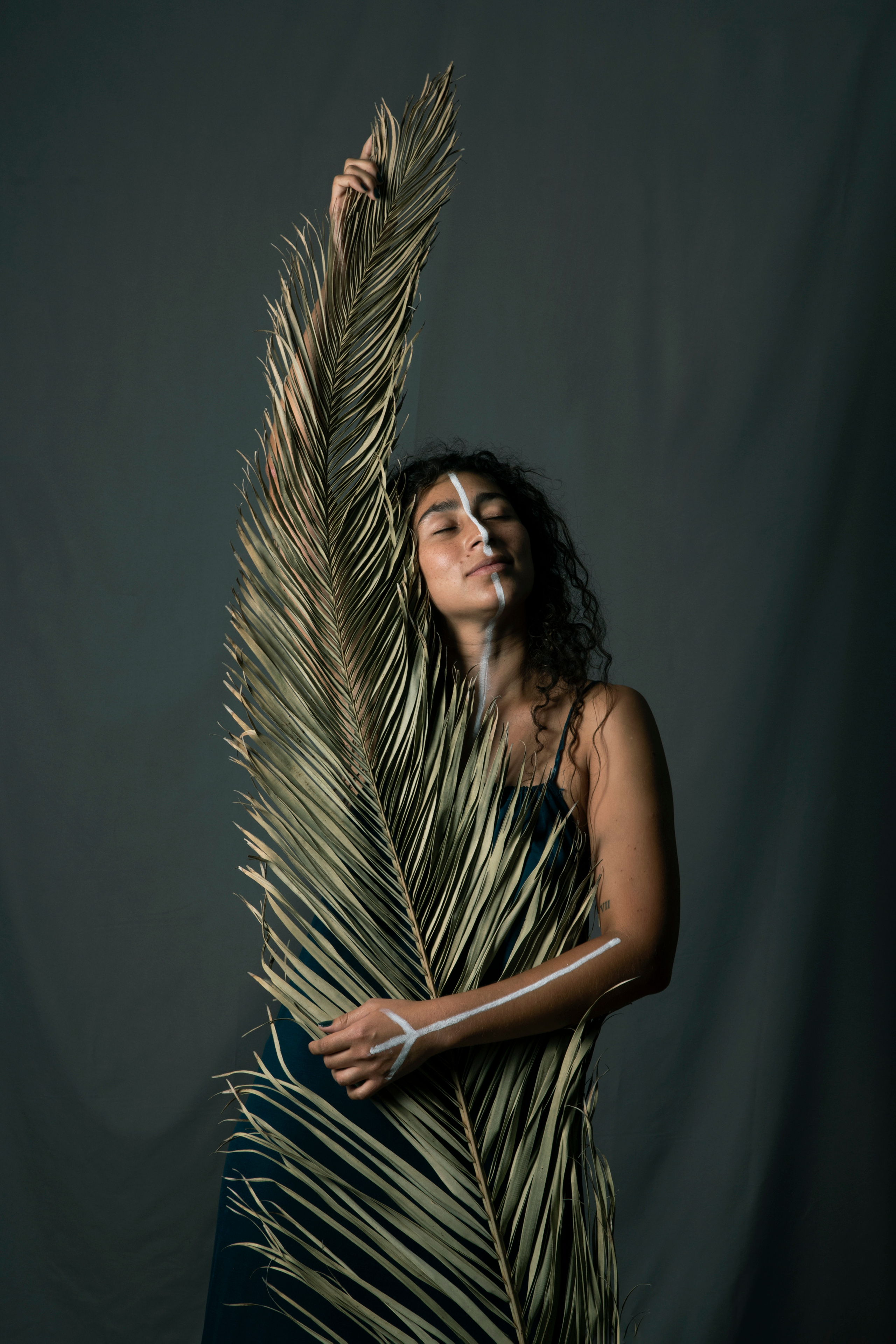 Portraits in studio. Anastasiia Antoniuk portrait, family and couple photographer, Portugal