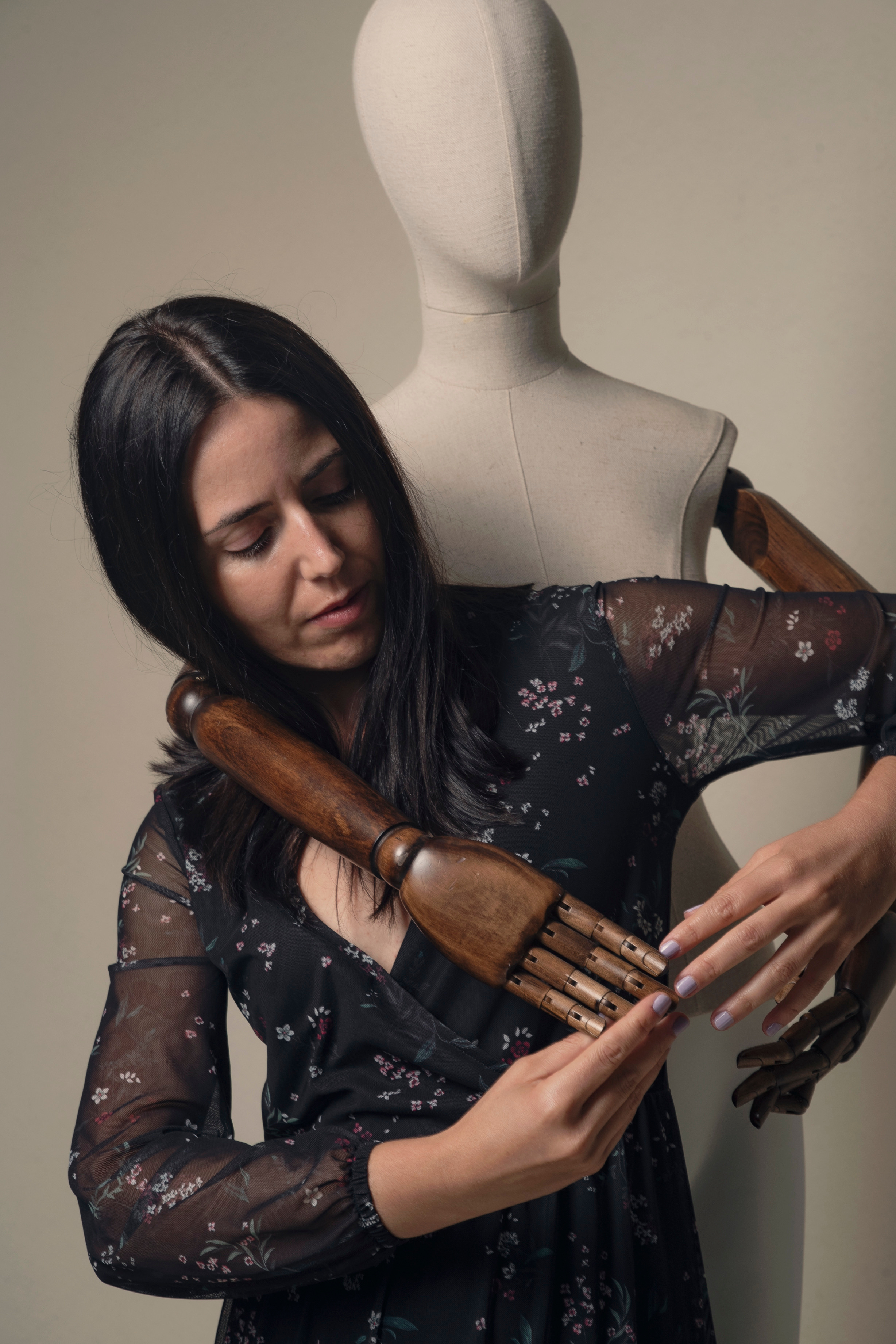 Portraits in studio. Anastasiia Antoniuk portrait, family and couple photographer, Portugal