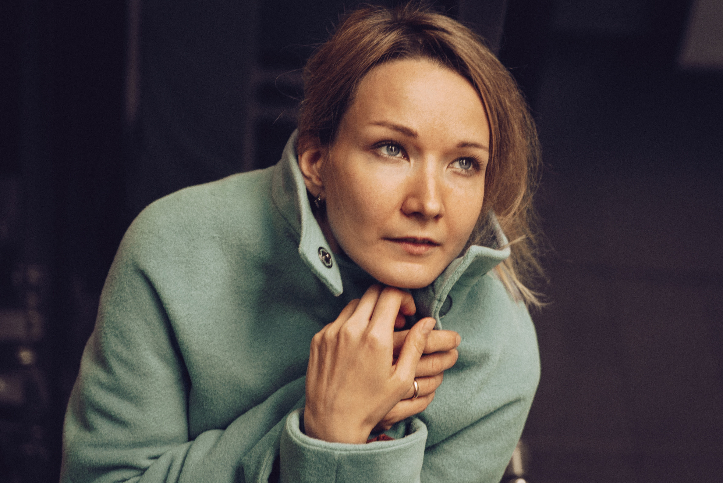 Portraits in studio. Anastasiia Antoniuk portrait, family and couple photographer, Portugal