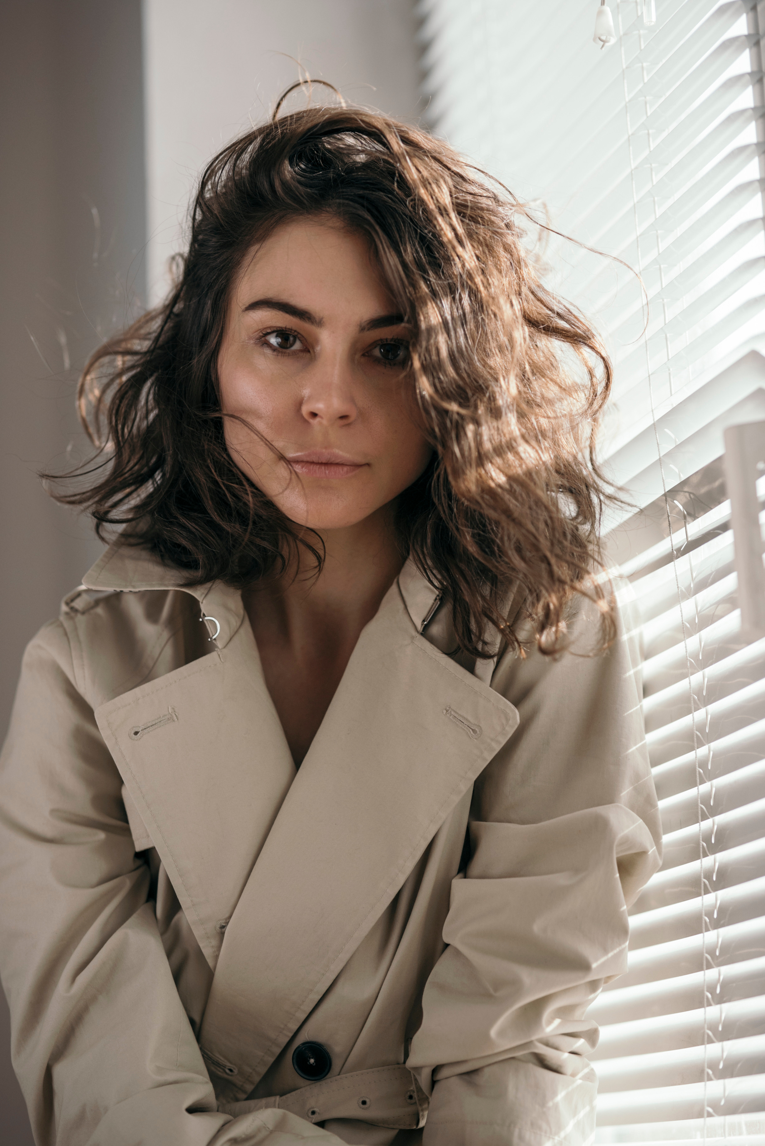 Portraits in studio. Anastasiia Antoniuk portrait, family and couple photographer, Portugal