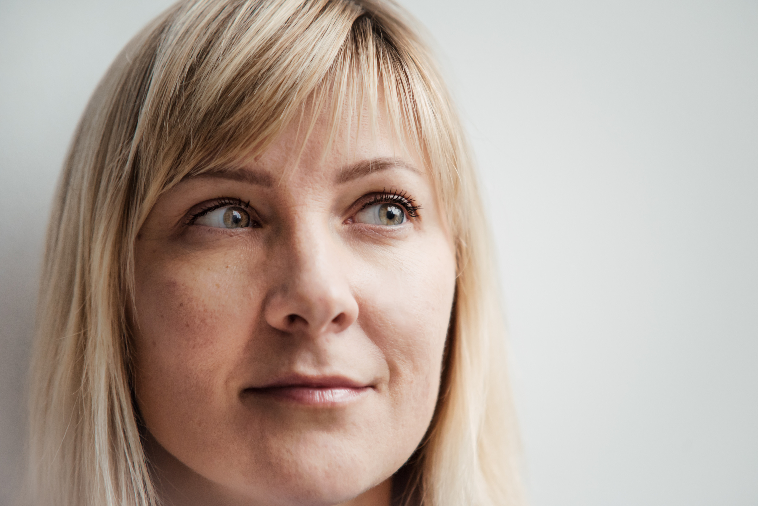 Portraits in studio. Anastasiia Antoniuk portrait, family and couple photographer, Portugal