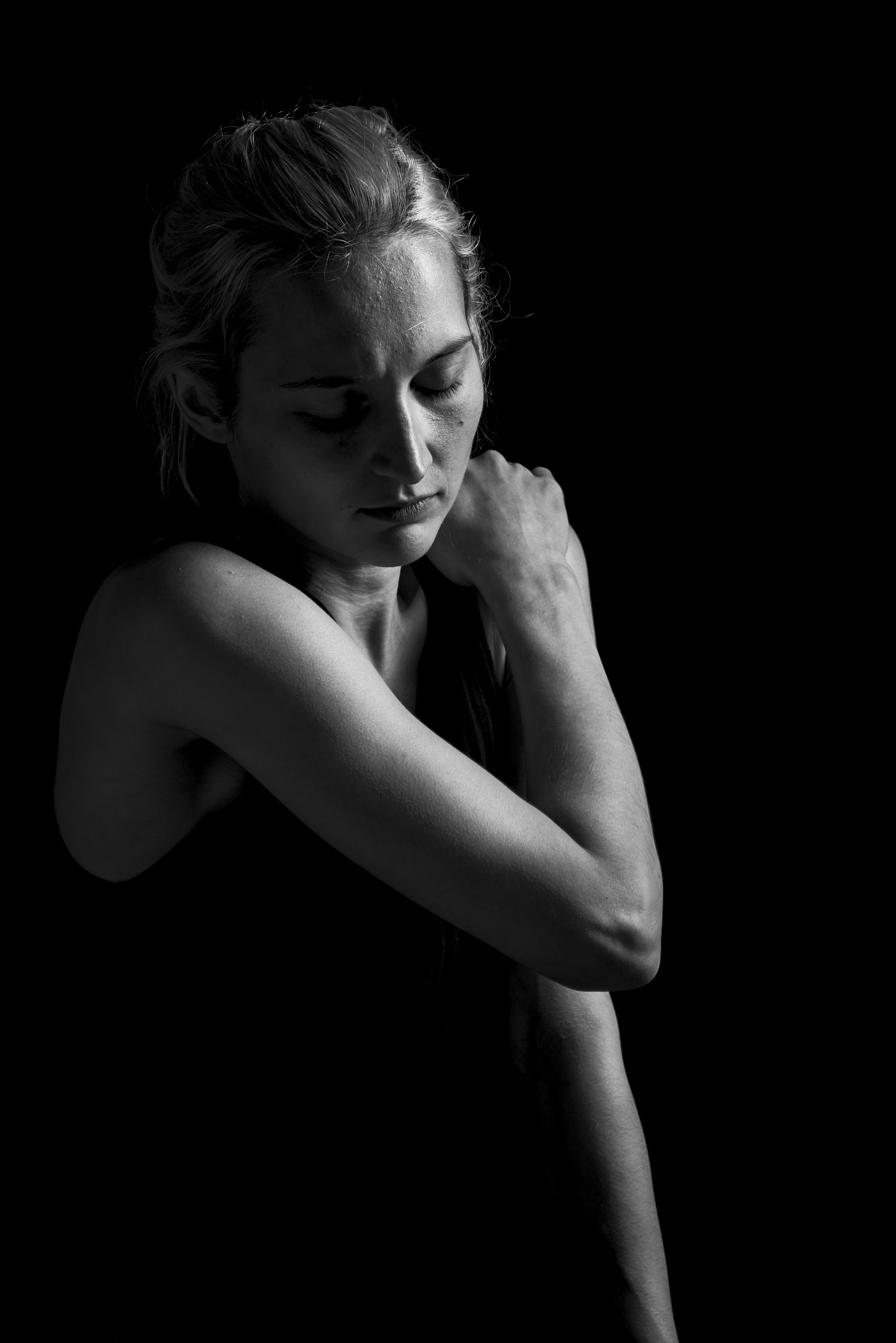 Portraits in studio. Anastasiia Antoniuk portrait, family and couple photographer, Portugal