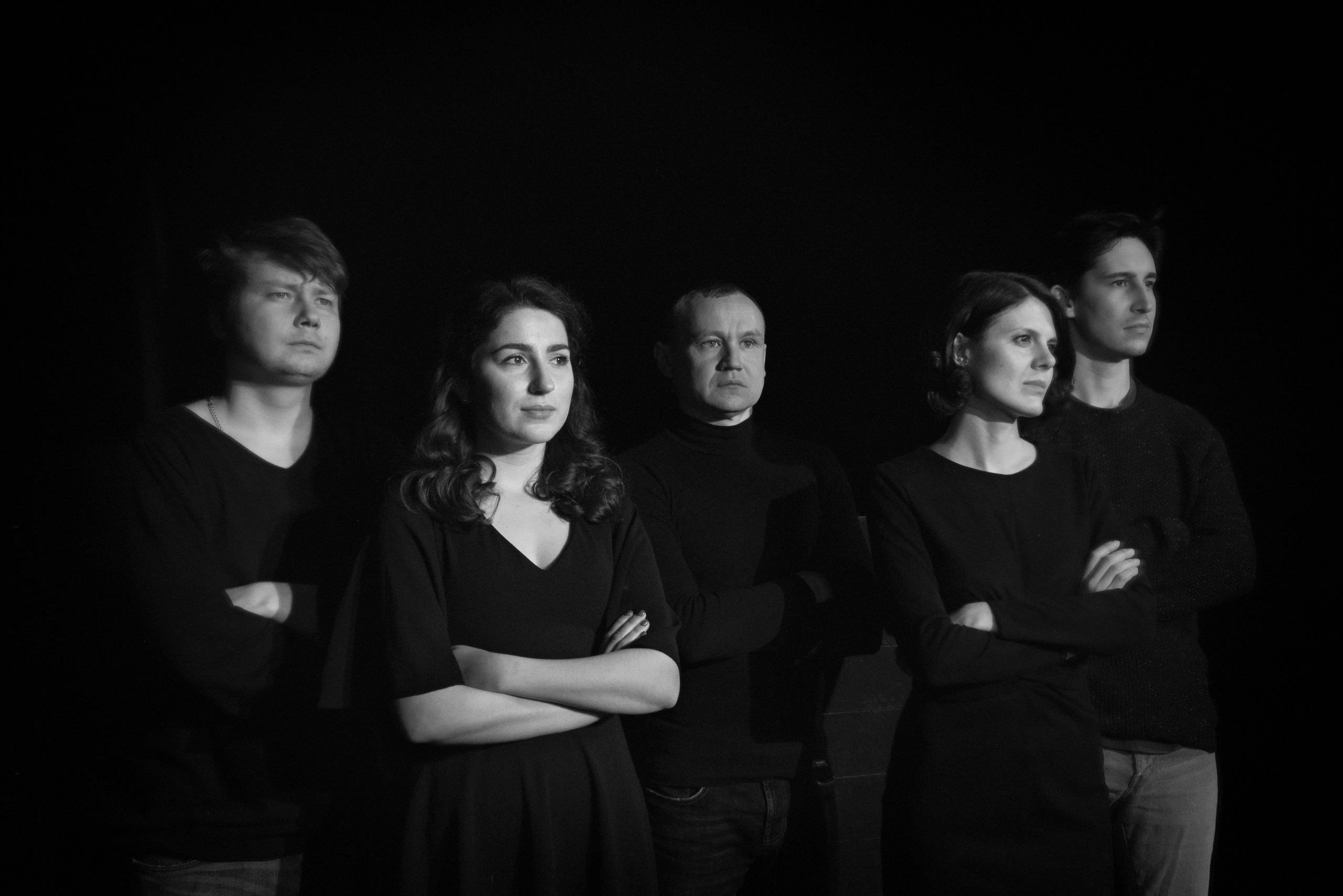 Portraits in studio. Anastasiia Antoniuk portrait, family and couple photographer, Portugal