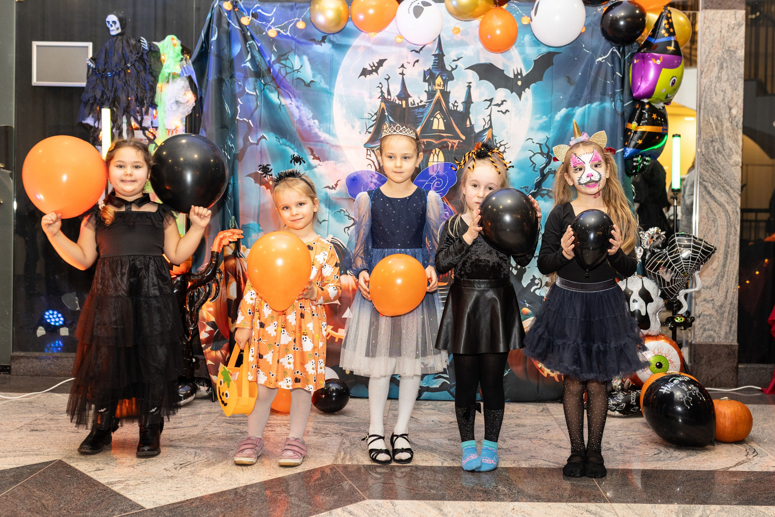 Leo dance studio Helloween 2025. Семейный и детский фотограф в Варшаве Мила Бобровская
