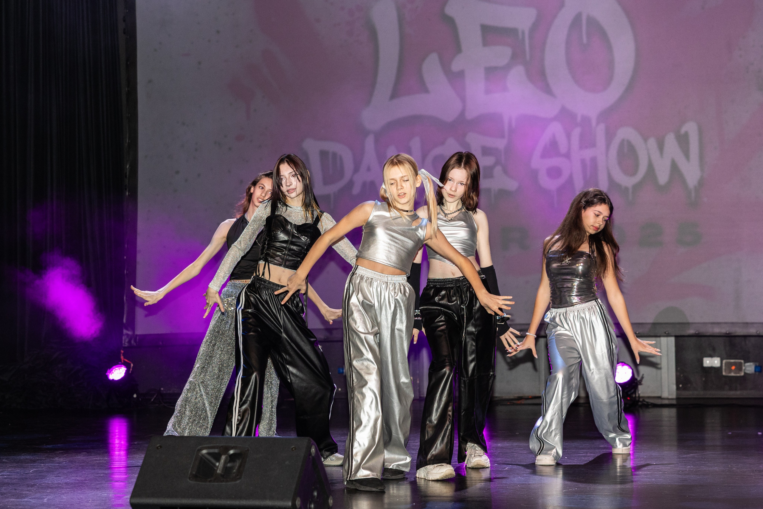 LEO DANCE SHOW WINTER 2025. Семейный и детский фотограф в Варшаве Мила Бобровская