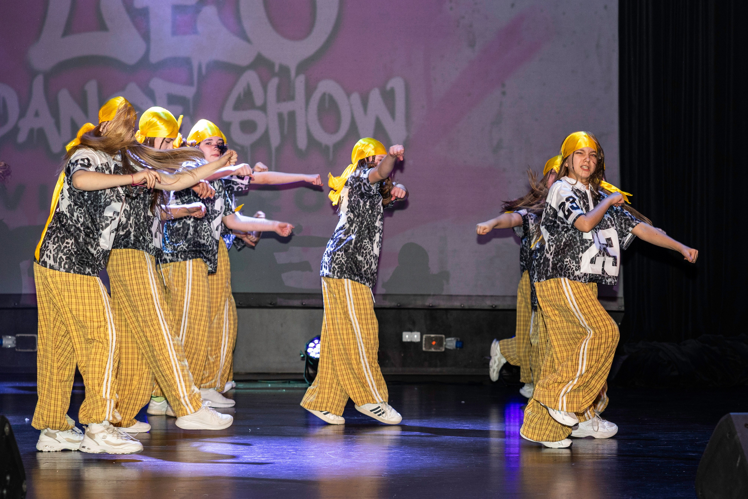 LEO DANCE SHOW WINTER 2025. Семейный и детский фотограф в Варшаве Мила Бобровская