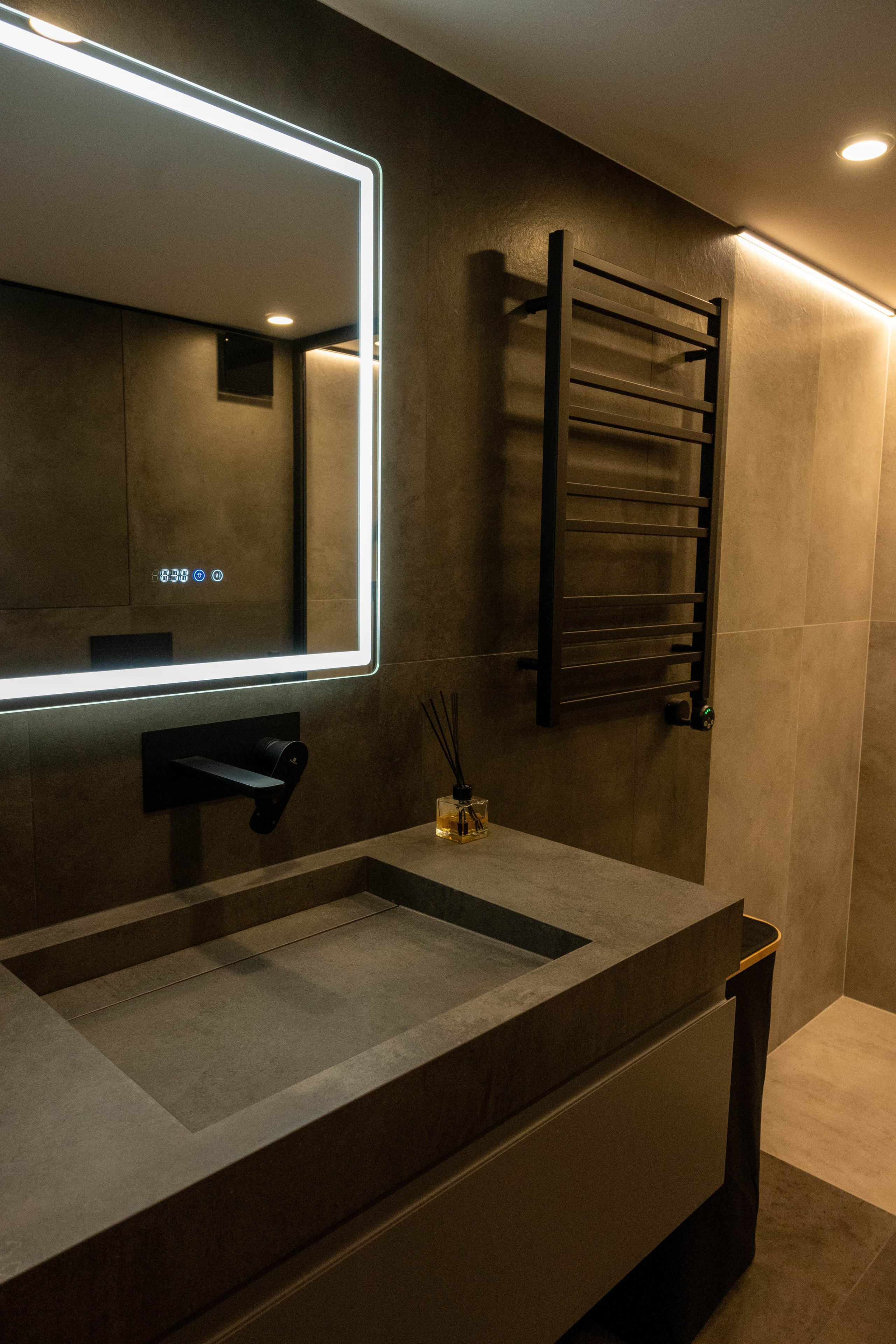 The apartment is on two levels. Fotograf Dmitrii Donets