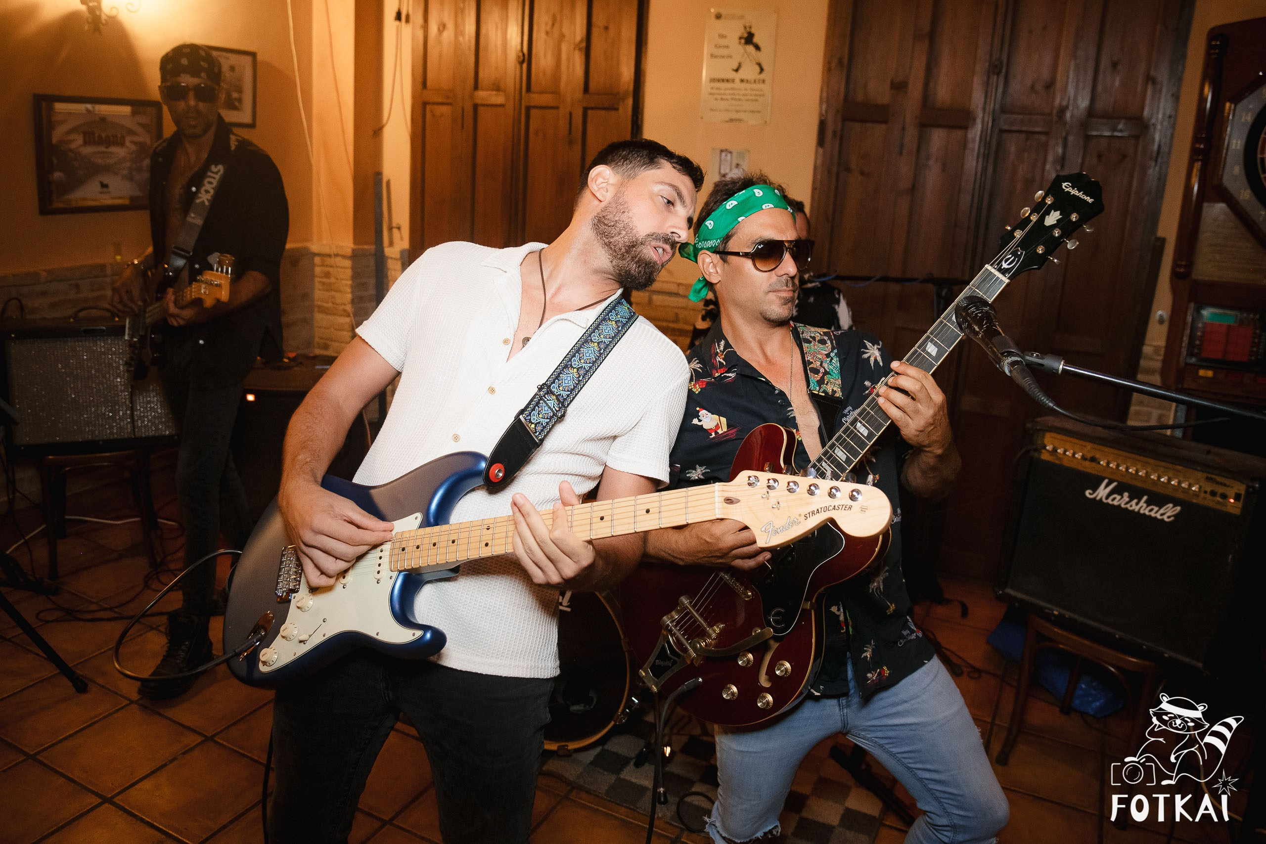 Stones of the Coast en Café Aljibe Rojales: Reportaje fotográfico 30.08.25 | FOTKAI