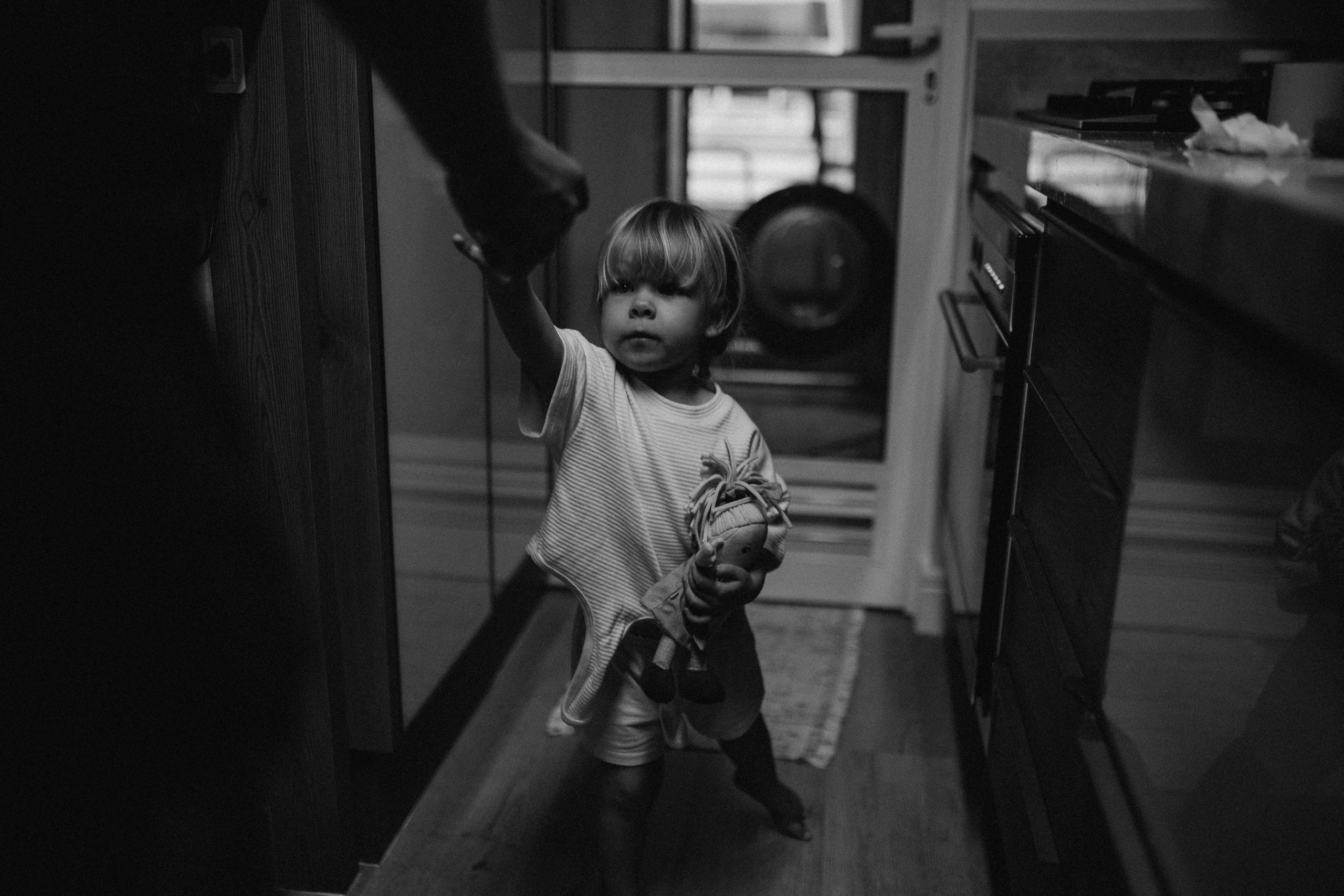 Gentle waves of family Love. Fotografa documental de familia e nascimento em Florianópolis SC Daria Ermolaev