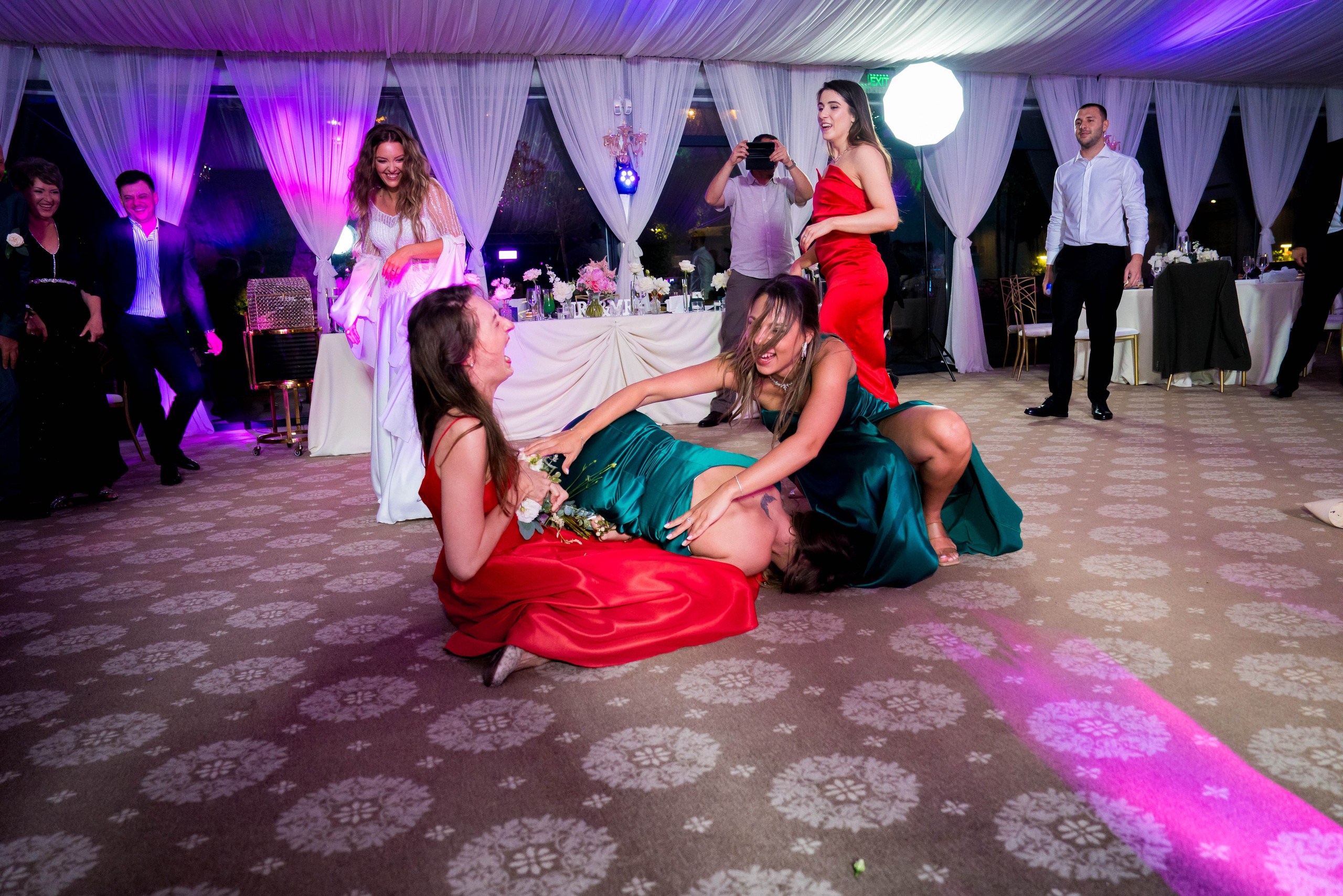 PARTY. Gabriel Florea — Fotograf nuntă București