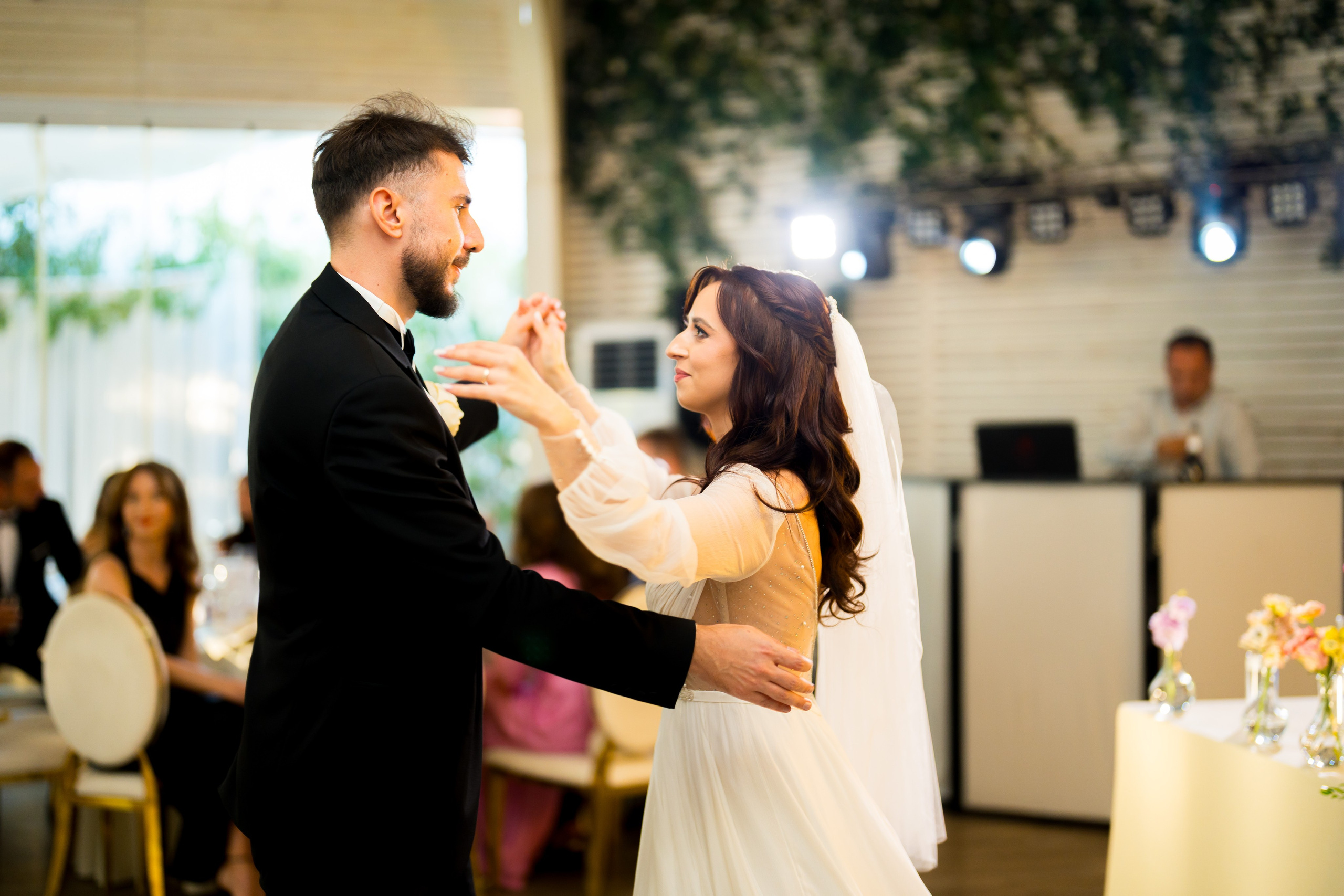 PARTY. Gabriel Florea — Fotograf nuntă București