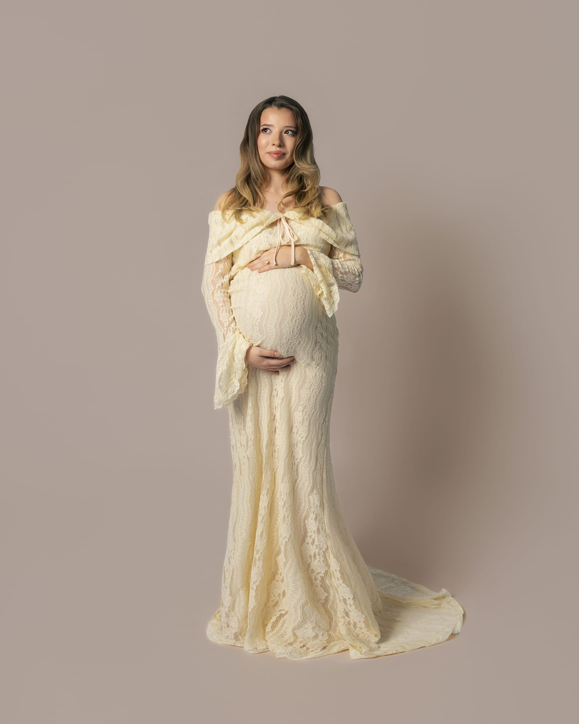 Elegant Studio Maternity Photography in Rotterdam