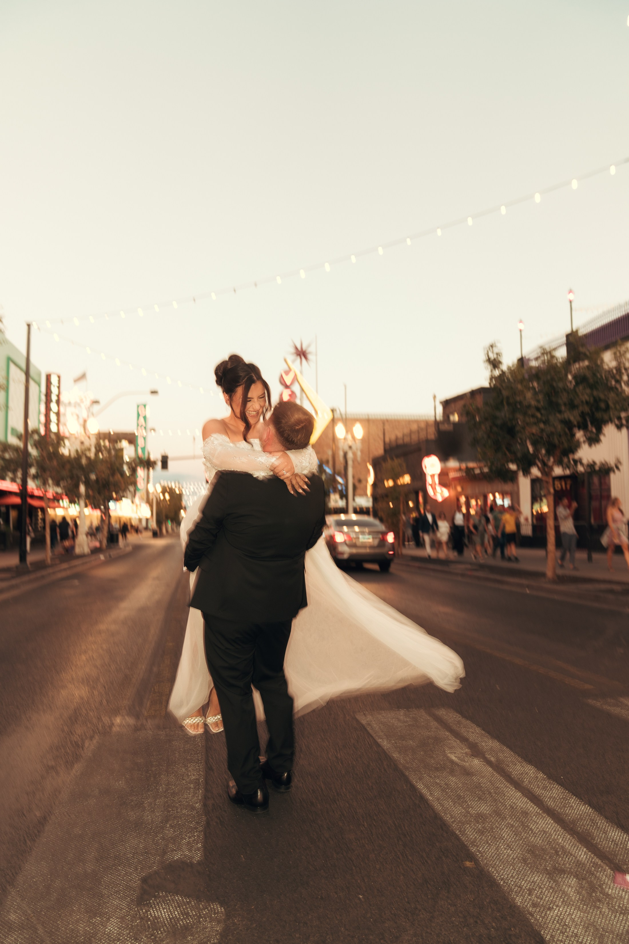 Charlie&Dan. Wedding & elopement photographer Viktoriya Kravtsov. Las Vegas