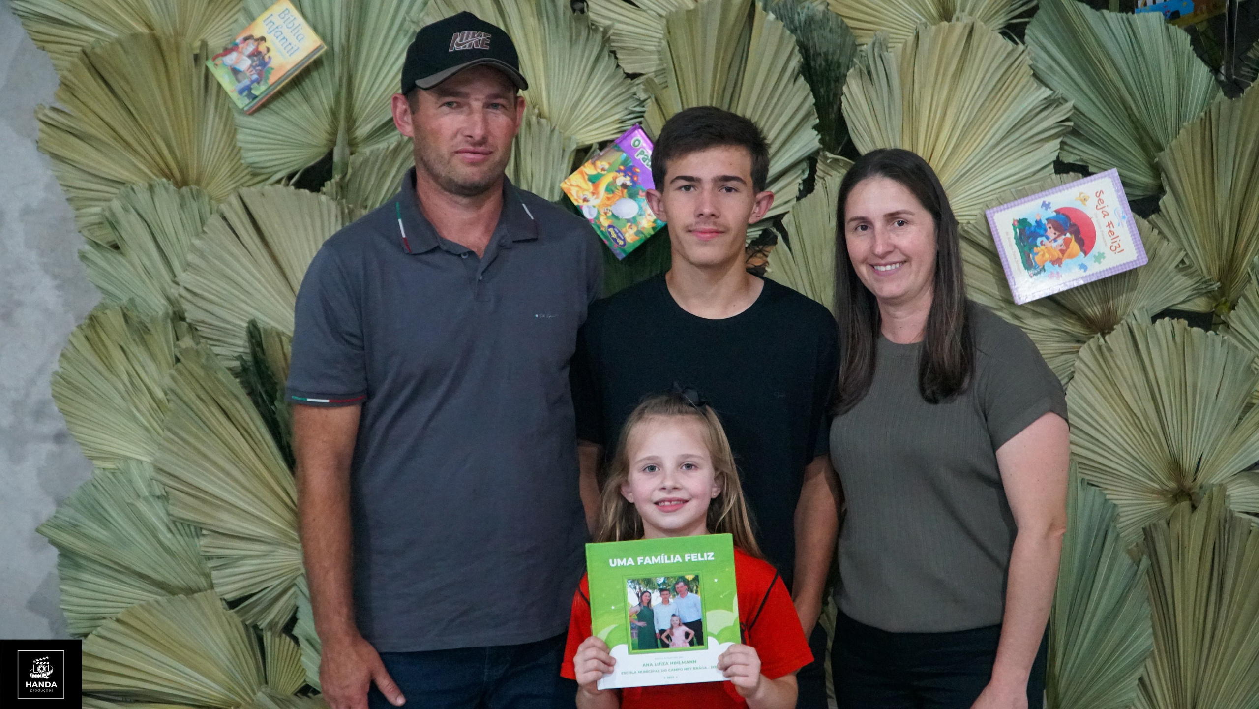 Noite autógrafos colégio Aurélio Buarque de Holanda. Handa Produções