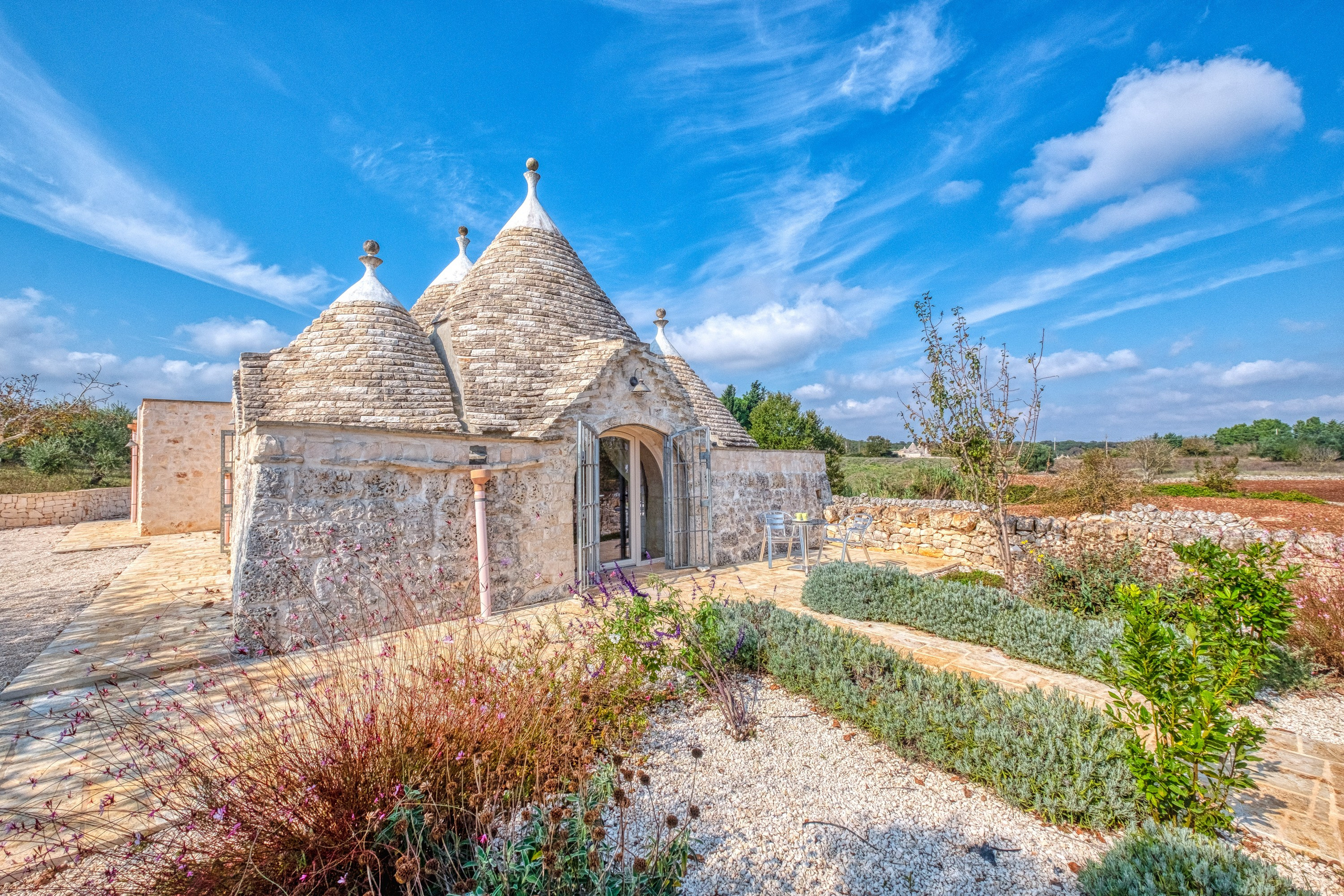 Amazing view of a B&B in the Cisternino countryside (Valle D'Itria, Martina Franca, Apulia, Alberobello, Cisternino, Ostuni, Apulia)