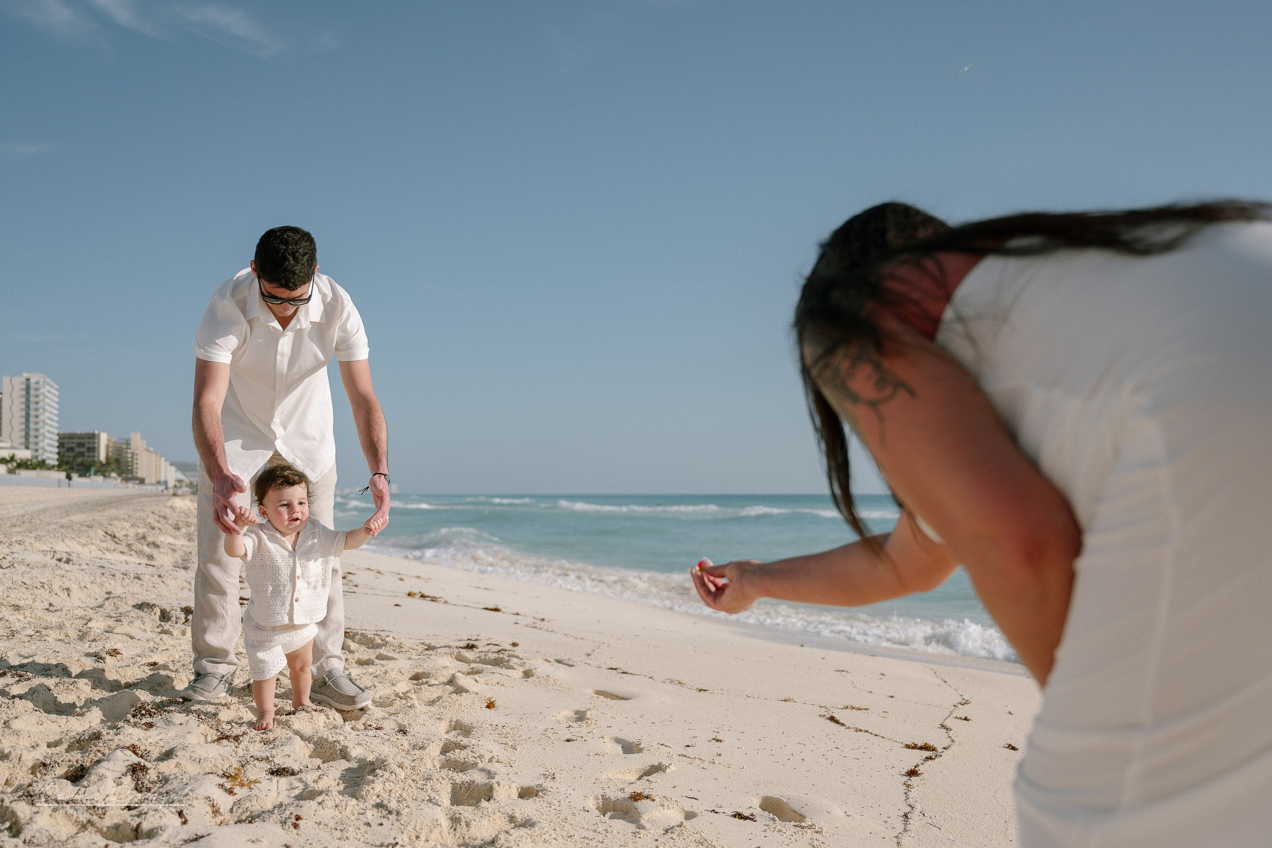 Gabi Guilliod — Family Session — Playa Delfines. Destination wedding photographer based in Cancun and Riviera Maya with service worldwide